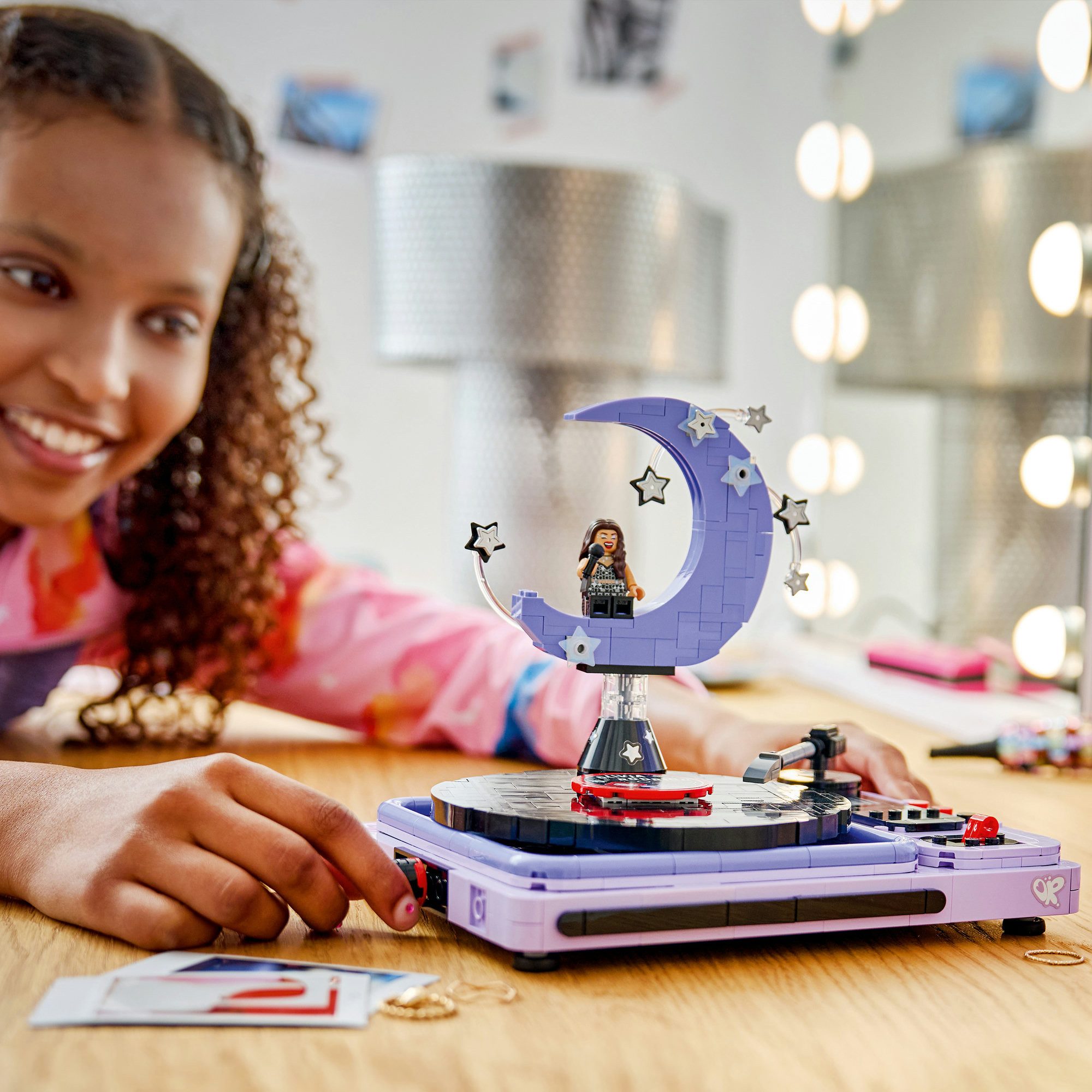 LEGO® Olivia Rodrigos Konzertmond (43029), LEGO Editions Music Konstruktionsspielsteine, (670 St), Made in Europe