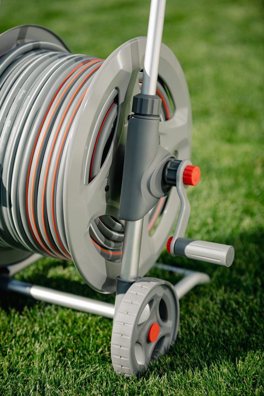 Bradas Schlauchwagen Schlauchwagen Silberfarben 1/2 Zoll 20 m inkl. Bewässerungszubehör