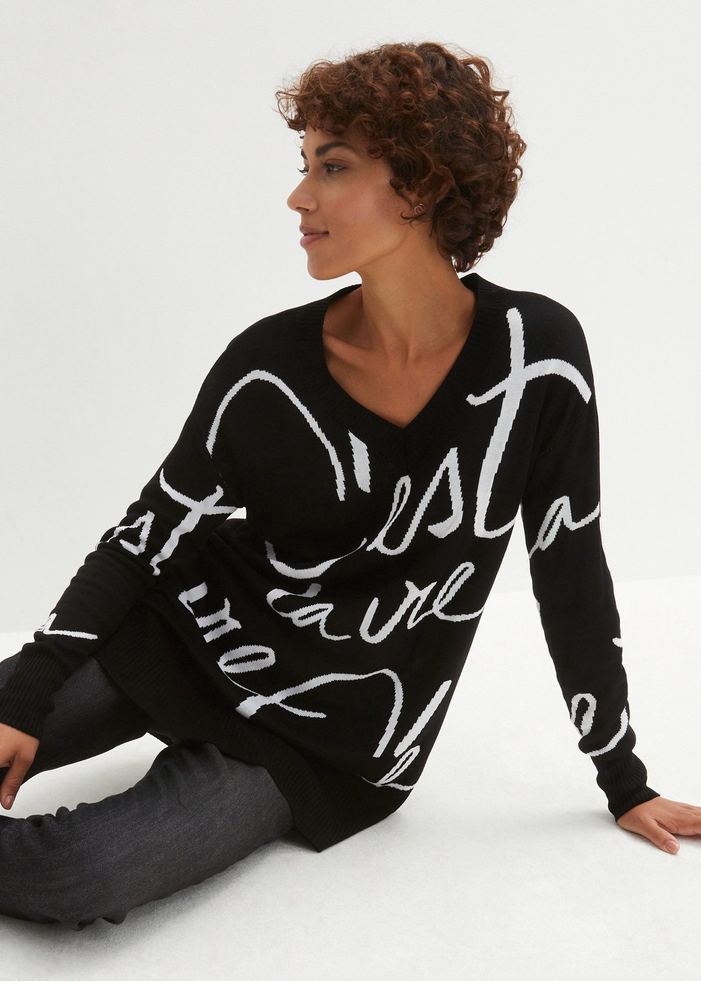 bonprix Longpullover aus Viskose, lockere Passform, mit modischem Schriftzug