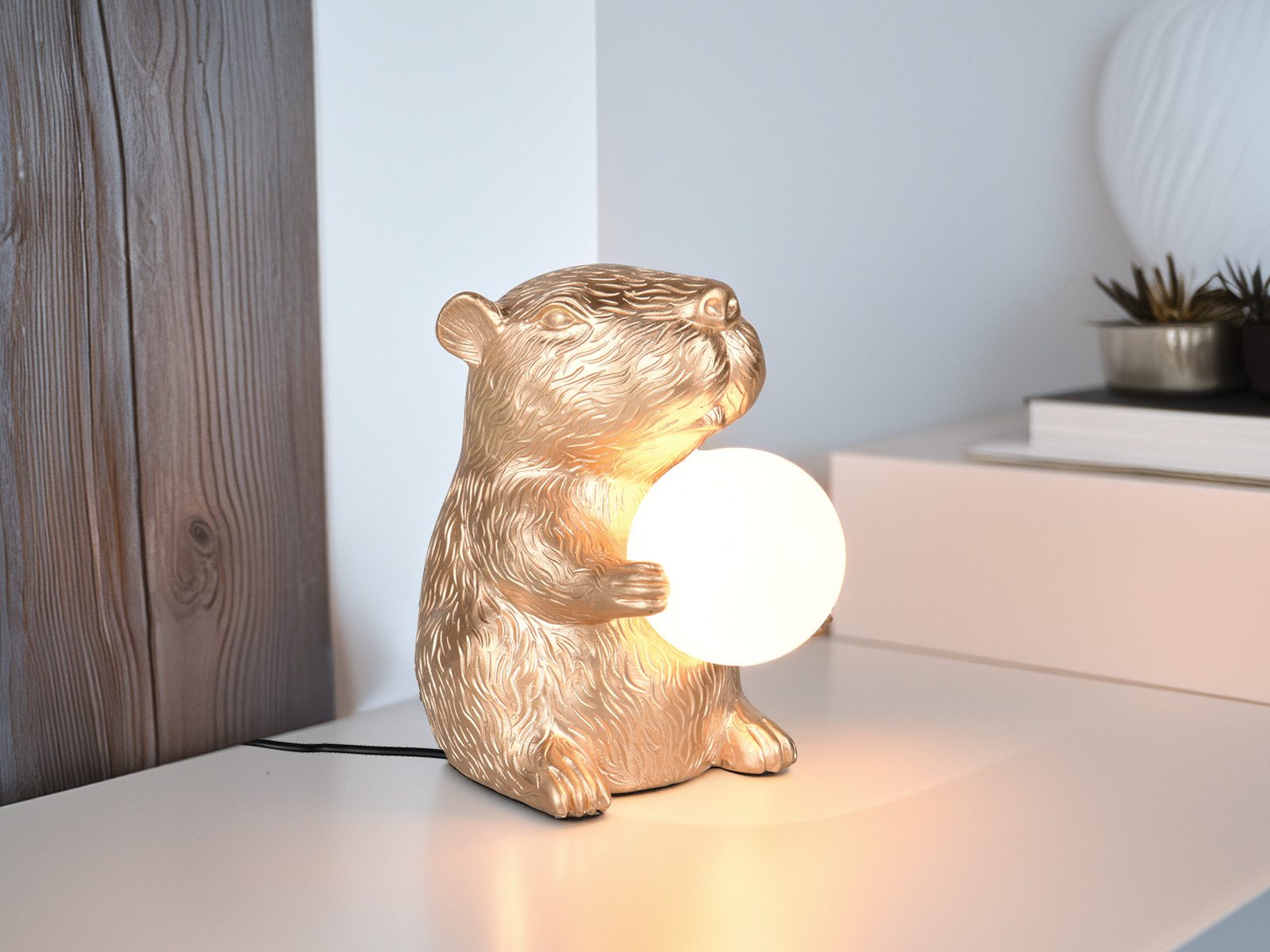 Reality Leuchten LED Nachttischlampe Capybara Lampe mit Kugel, Höhe 25cm, Dimmfunktion, LED wechselbar, warmweiß, besondere kleine Tierlampe witzige Tischlampe für Jugendzimmer Gold