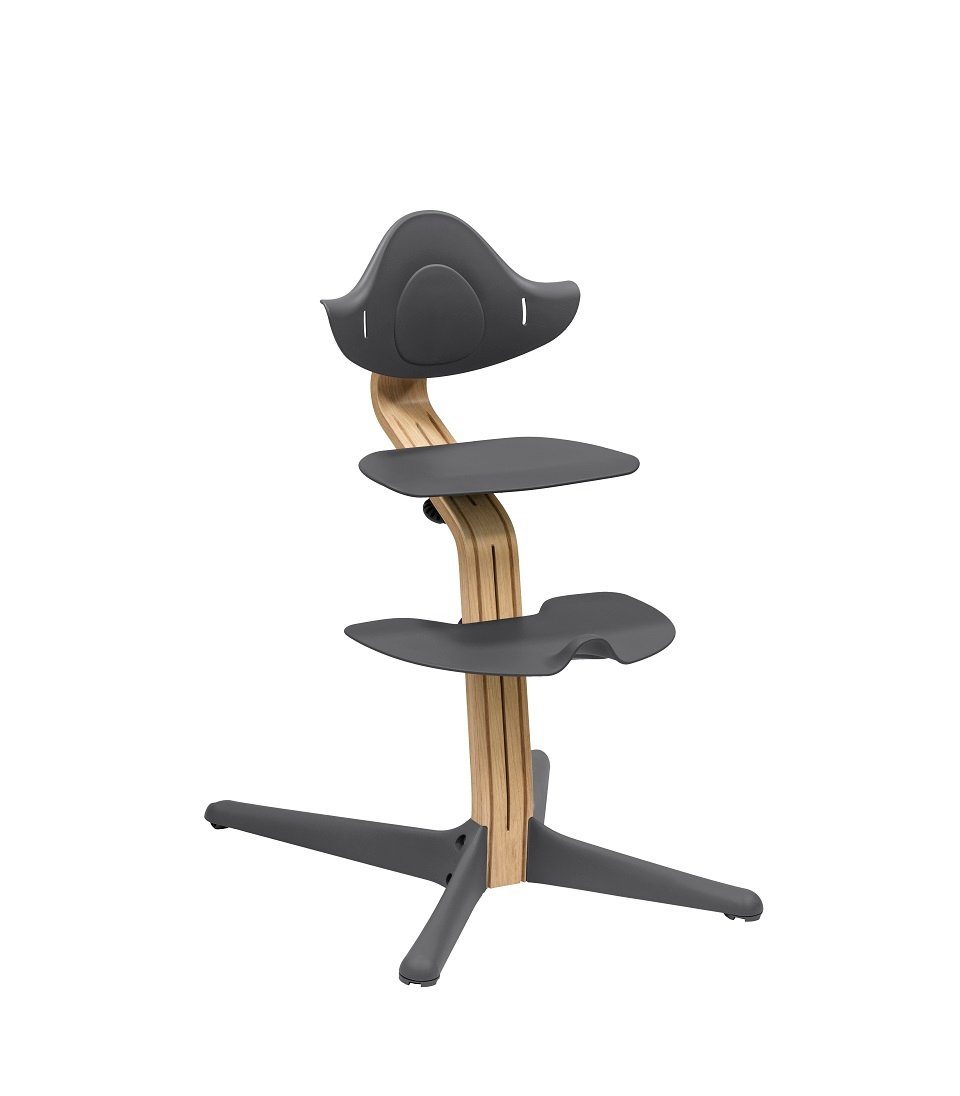 Stokke Hochstuhl Nomi® Hochstuhl, der zu aktivem Sitzen inspiriert, Geeignet für Babys bis Erwachsene bis zu 150 kg Oak Anthracite