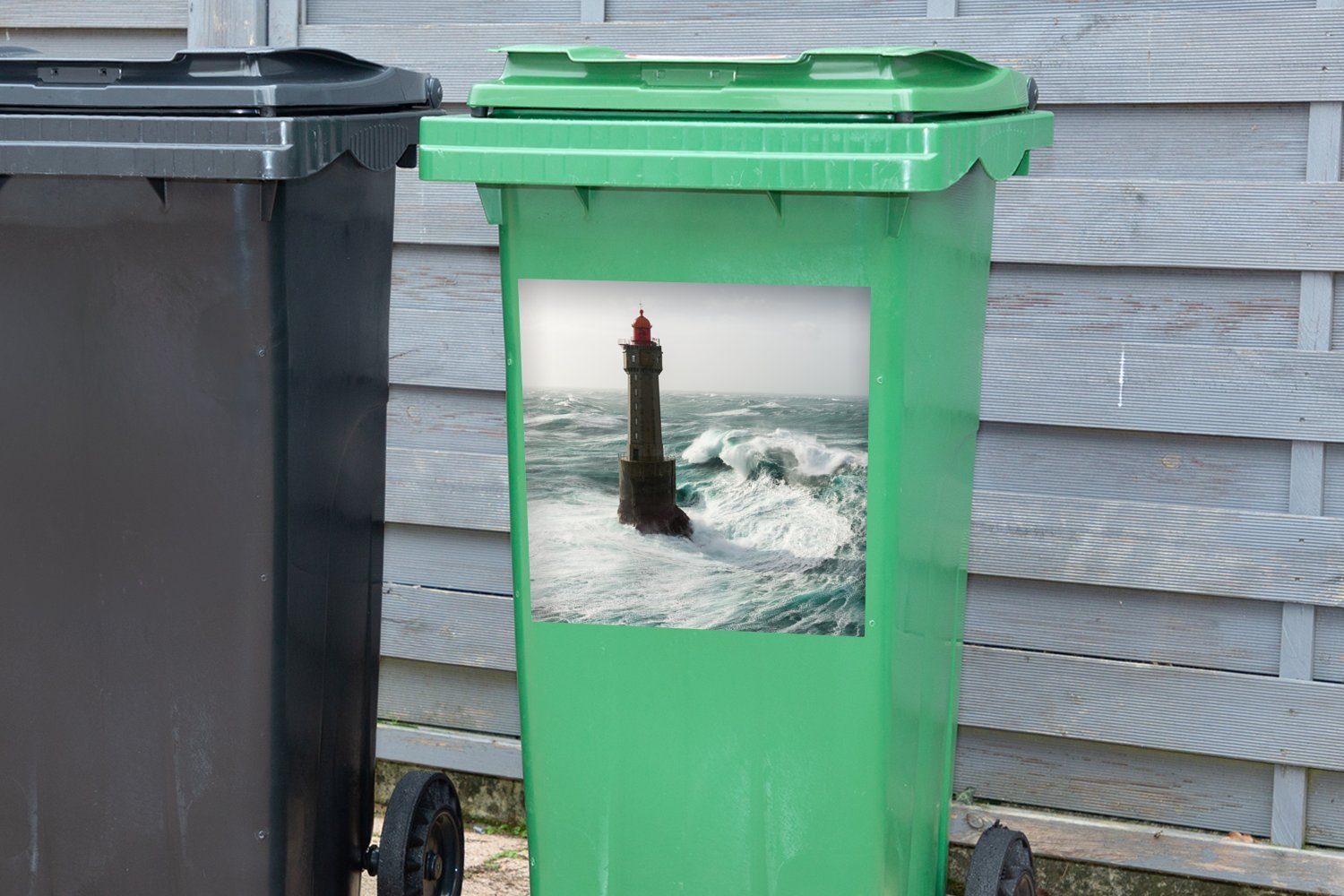 La Sticker, MuchoWow dem Mülleimer-aufkleber, Welle Abfalbehälter Eine Frankreich in Leuchtturm Jument (1 Mülltonne, hinter von St), Container, Wandsticker