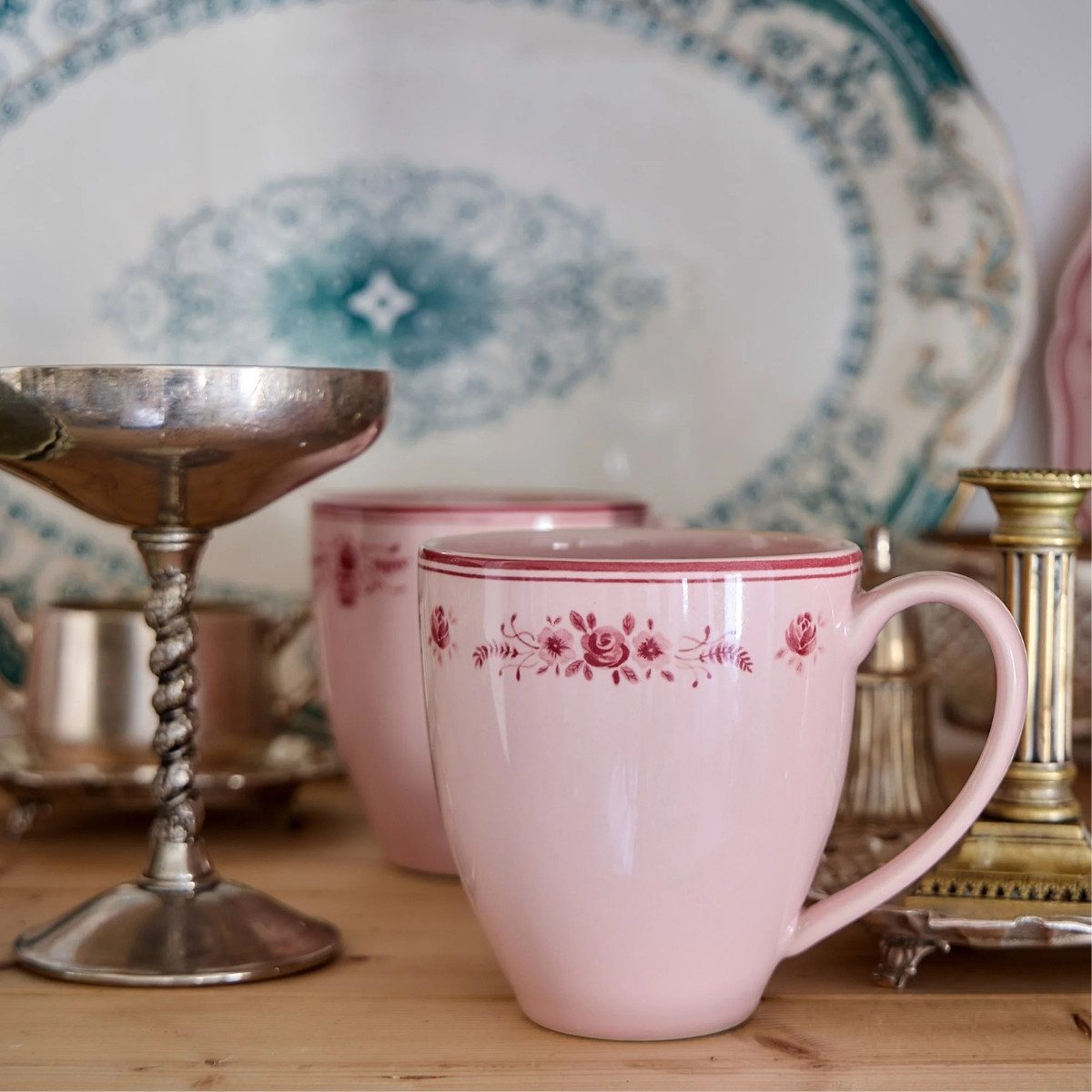 Costa Nova Tasse mit Henkel Vila, Rosa-Rot, 9,7 x 10,7 cm, 41 cl, Costa Nova, 1-tlg., Keramik, ⌀ ca. 9,7 cm, Höhe ca. 10,7 cm, Fassungsvermögen ca. 41 cl