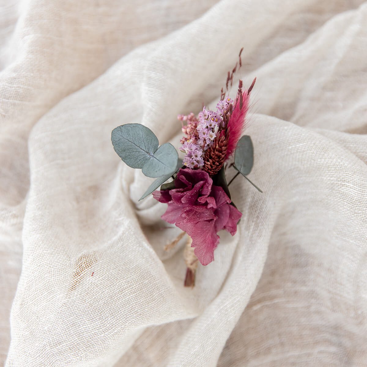 Trockenblume Anstecker Bräutigam I Trauzeuge I Trockenblumen Berry Eukalyptus, Flieder, Lagurus, Hortensie, Gunni Gras, Broom Bloom, Phalaris, LYKKE & You