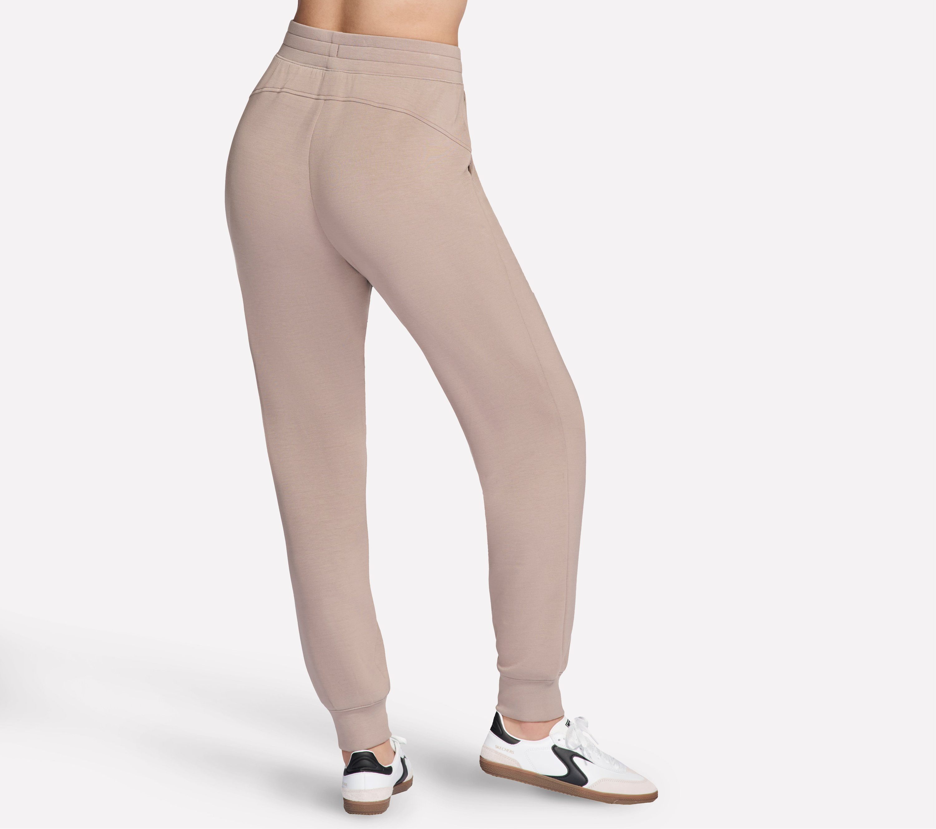 Skechers Jogginghose SKECHLUXE ELEVATE JOGGER aus SKECHWEAVE ELEVATE™-Stoff, konisch zulaufendes Bein
