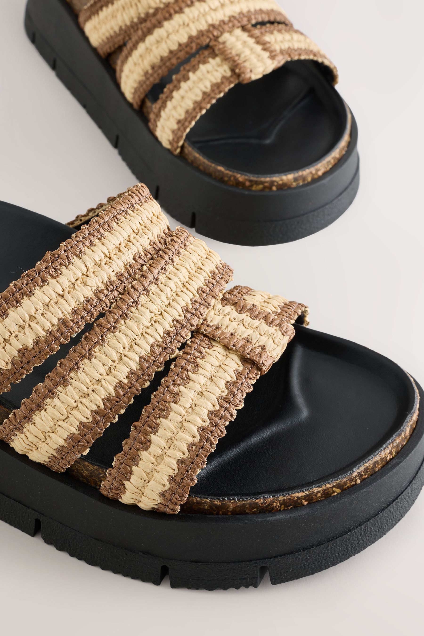 Next Flatform-Pantoletten mit Keilabsatz und Raffia Pantolette (1-tlg)