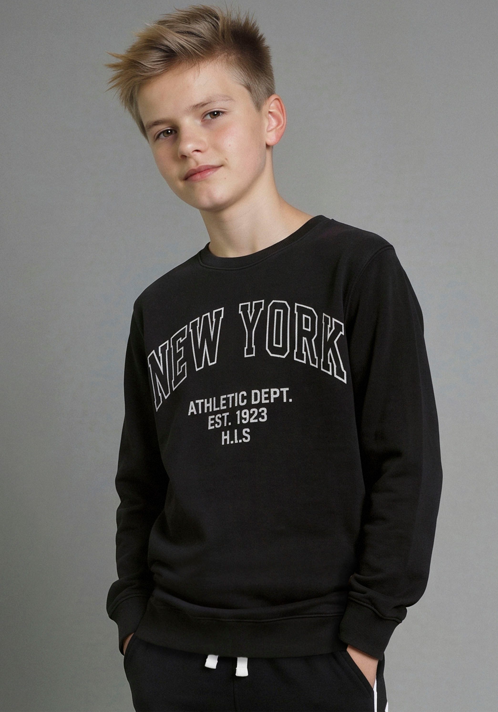 H.I.S Sweatshirt 2er Packung H.I.S Sweatshirts mit Logoprint (Packung, 2) 2 Sweats mit Logo-Prints, mit Rundhalsausschnitt, Langarm, für Jungen – Bild 2 von 5