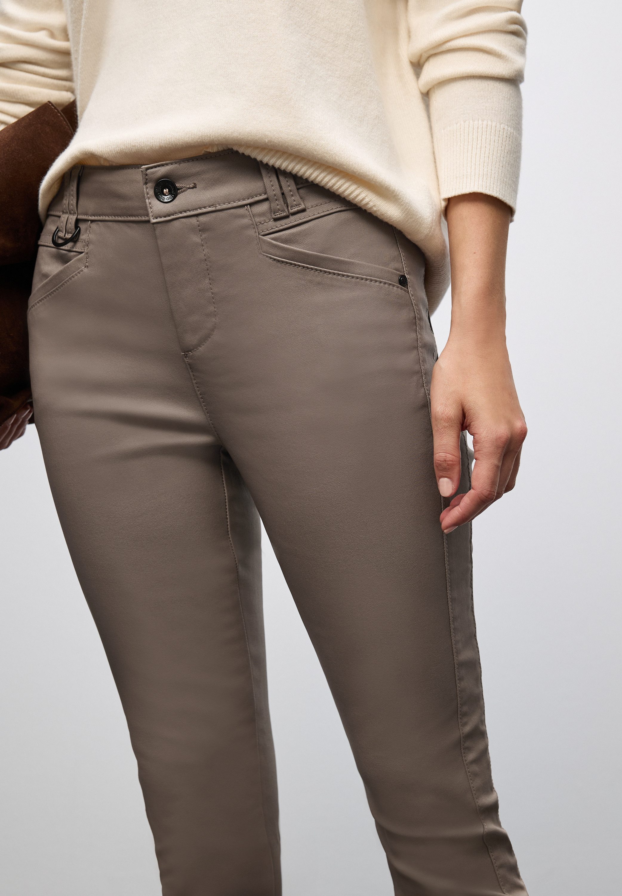 STREET ONE Stoffhose Style York mit Taschen. Reduzierter Preis € 45,99. Unverbindliche Preisempfehlung € 69,99