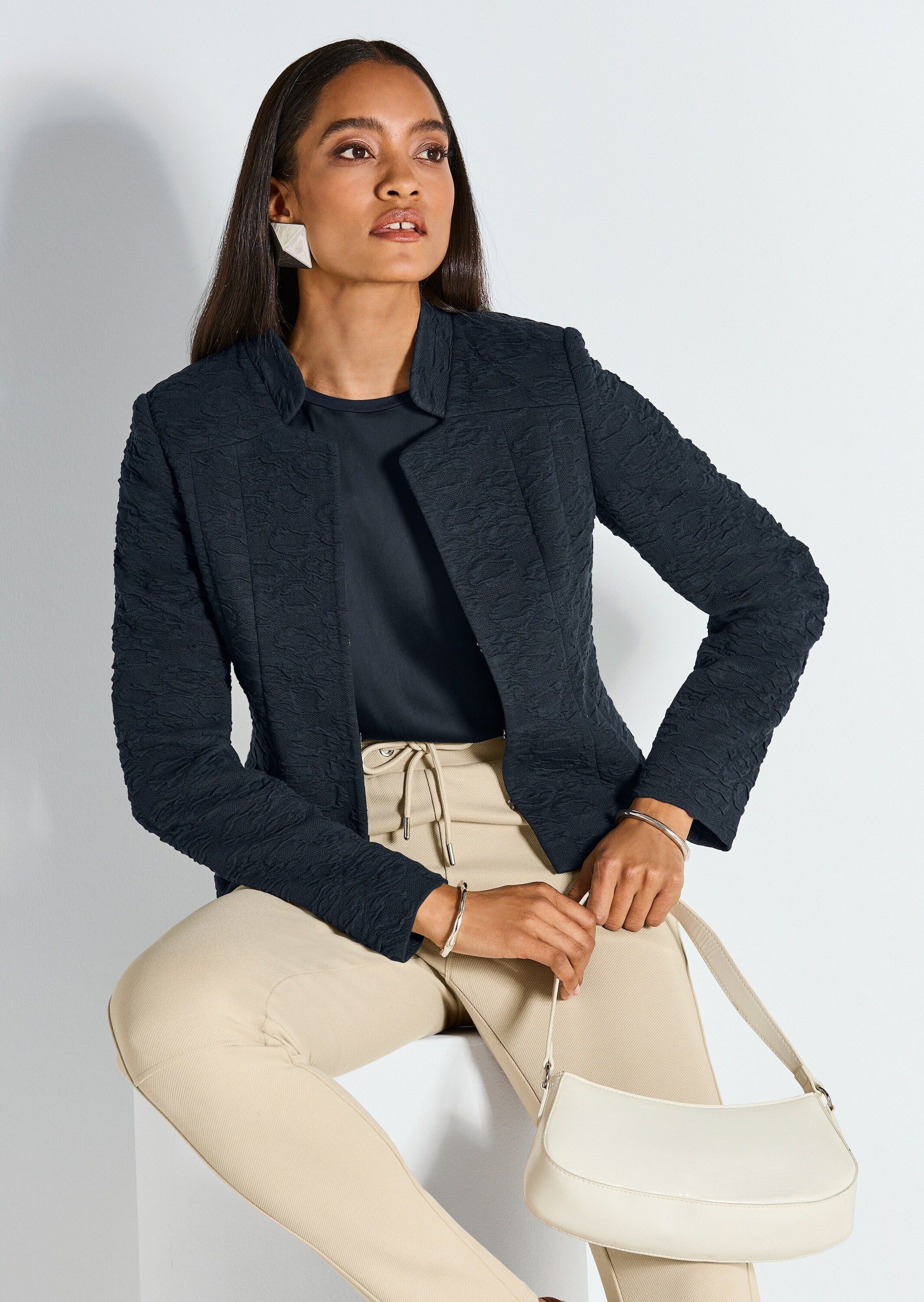 MADELEINE Kurzblazer Moderner Businessblazer mit Leo-Muster Langarmblazer mit trendigem Stehkragen und Hakenverschlüssen