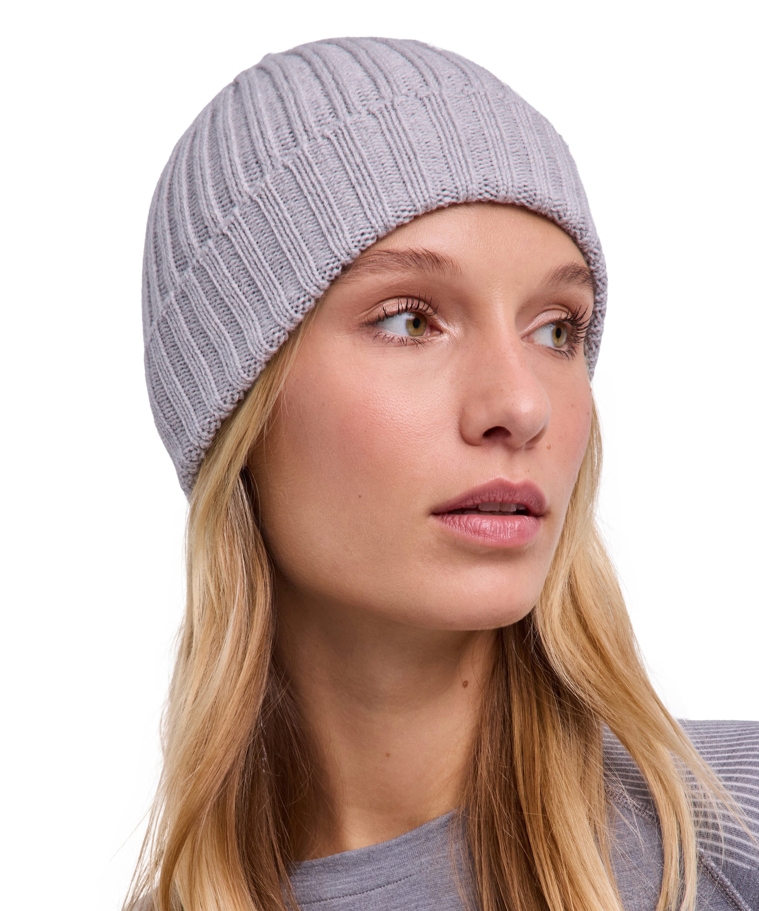 FALKE Strickmütze Mütze aus reiner, extrafeiner Merinowolle (1-St) aus reiner, extrafeiner Merinowolle
