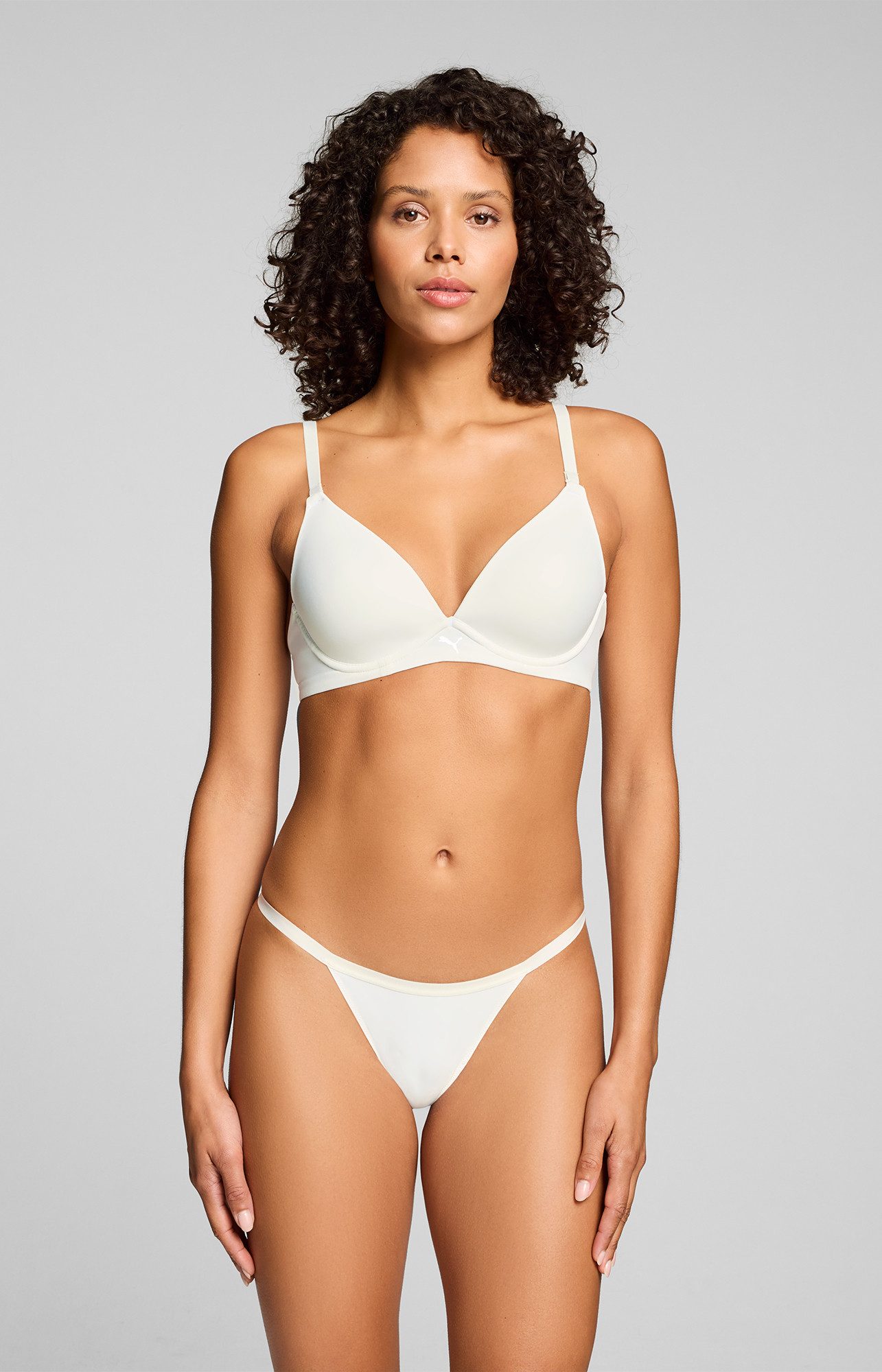 PUMA Bügel-BH PUMA WOMEN MICROFIBER SOFT PADDED BRA mit wendbaren und verstellbaren Trägern, Logodruck vorn