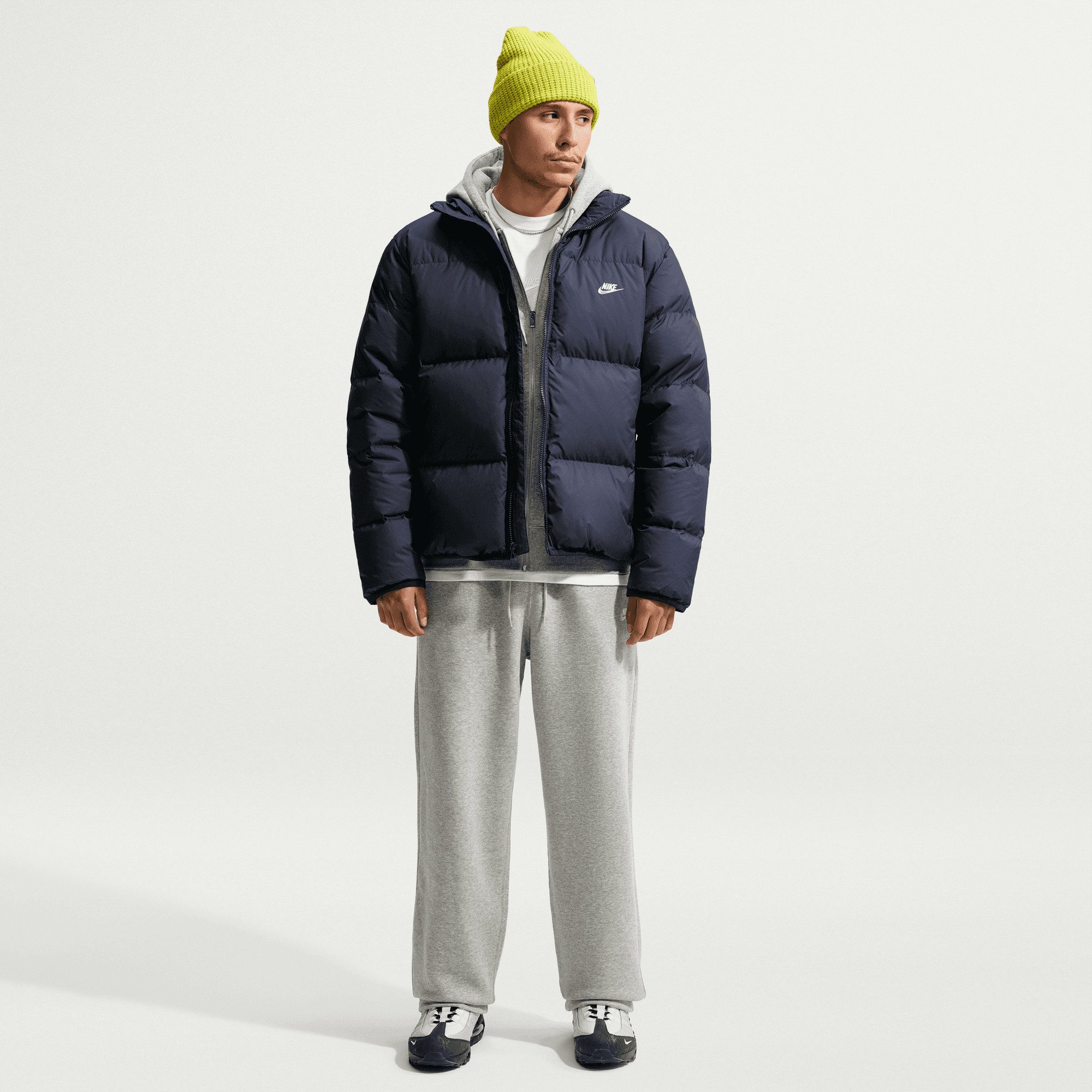 Nike Sportswear Outdoorjacke M NK TF CLUB PUFFER JACKET 650 mit windabweisendem Material, wasserabweisende Oberfläche