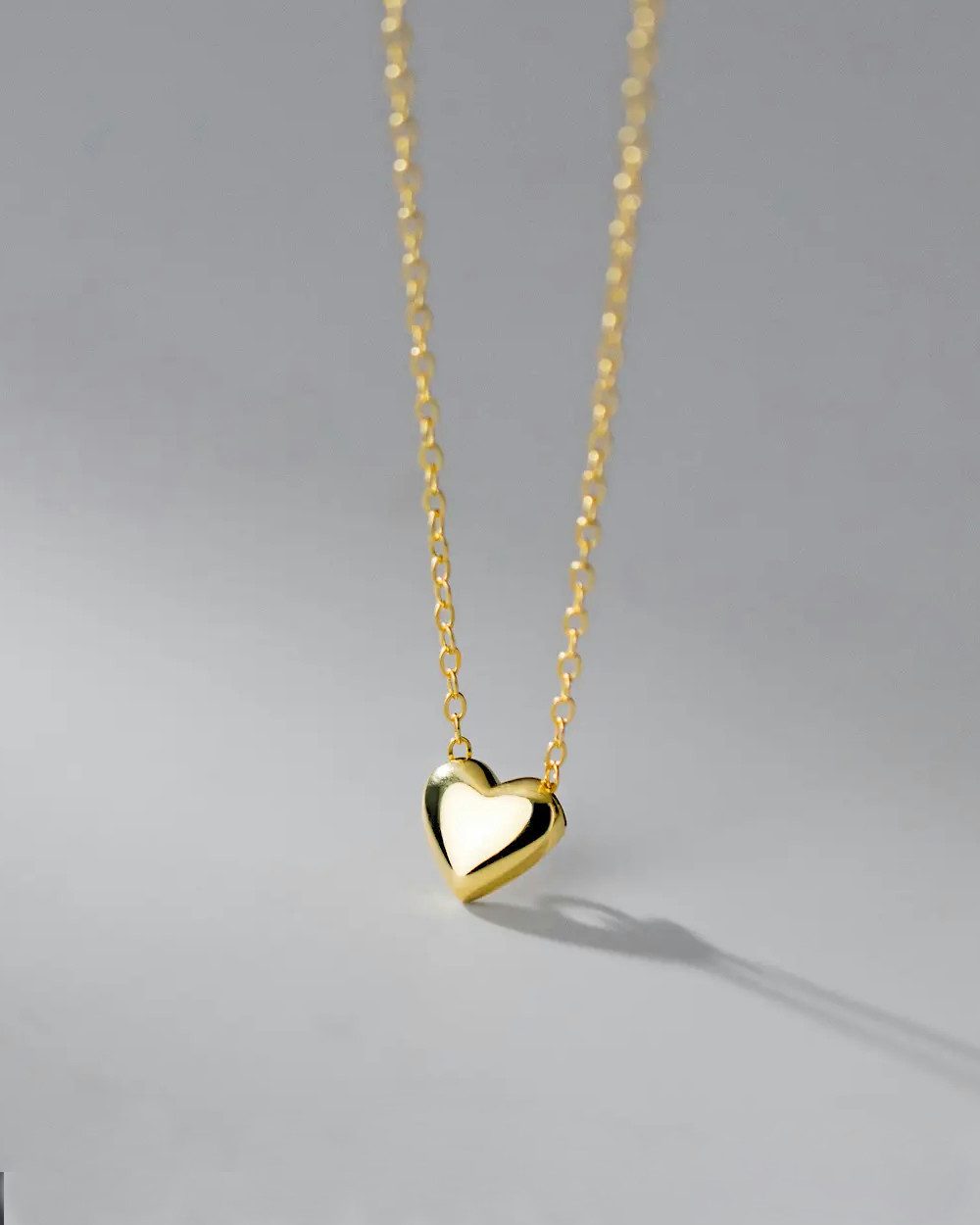 DANIEL CLIFFORD Herzkette 'Janet' Damen Halskette 18 Karat vergoldet mit Anhänger Herz (inkl. Verpackung), 44cm filigrane Halskette aus 925 Silber vergoldet mit Herz Anhänger
