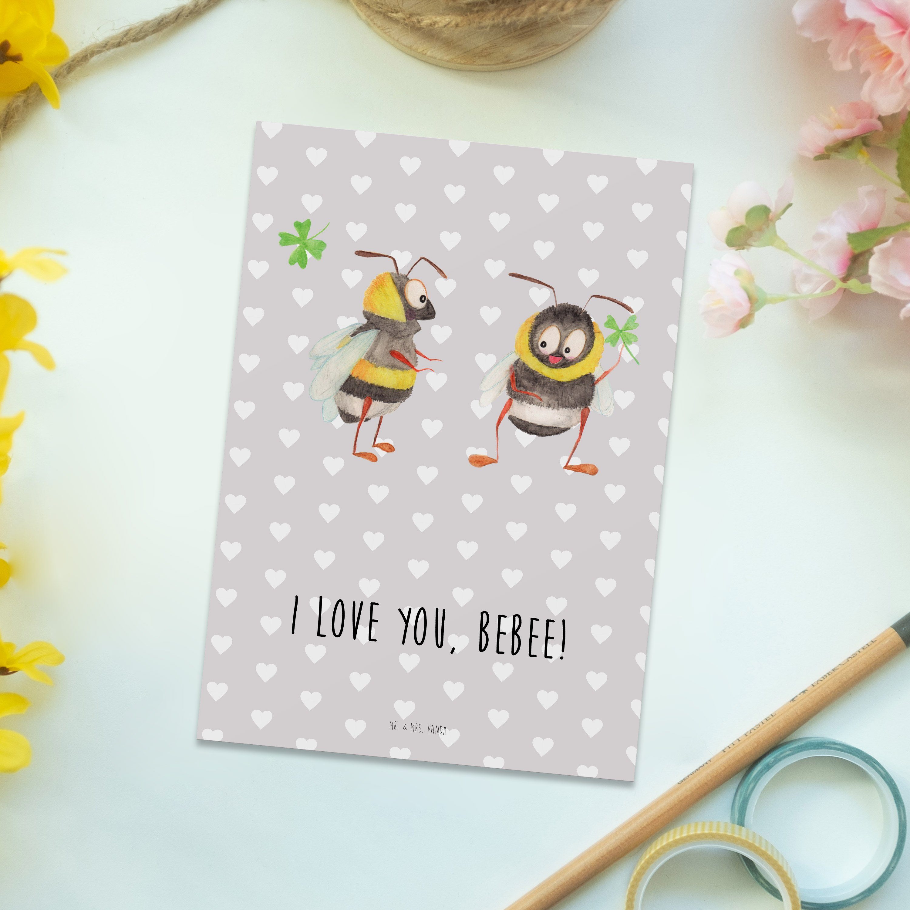Mr. & Mrs. Panda Postkarte Bienen Paar - Grau Pastell - Geschenk, Ansichtskarte, Einladungskarte