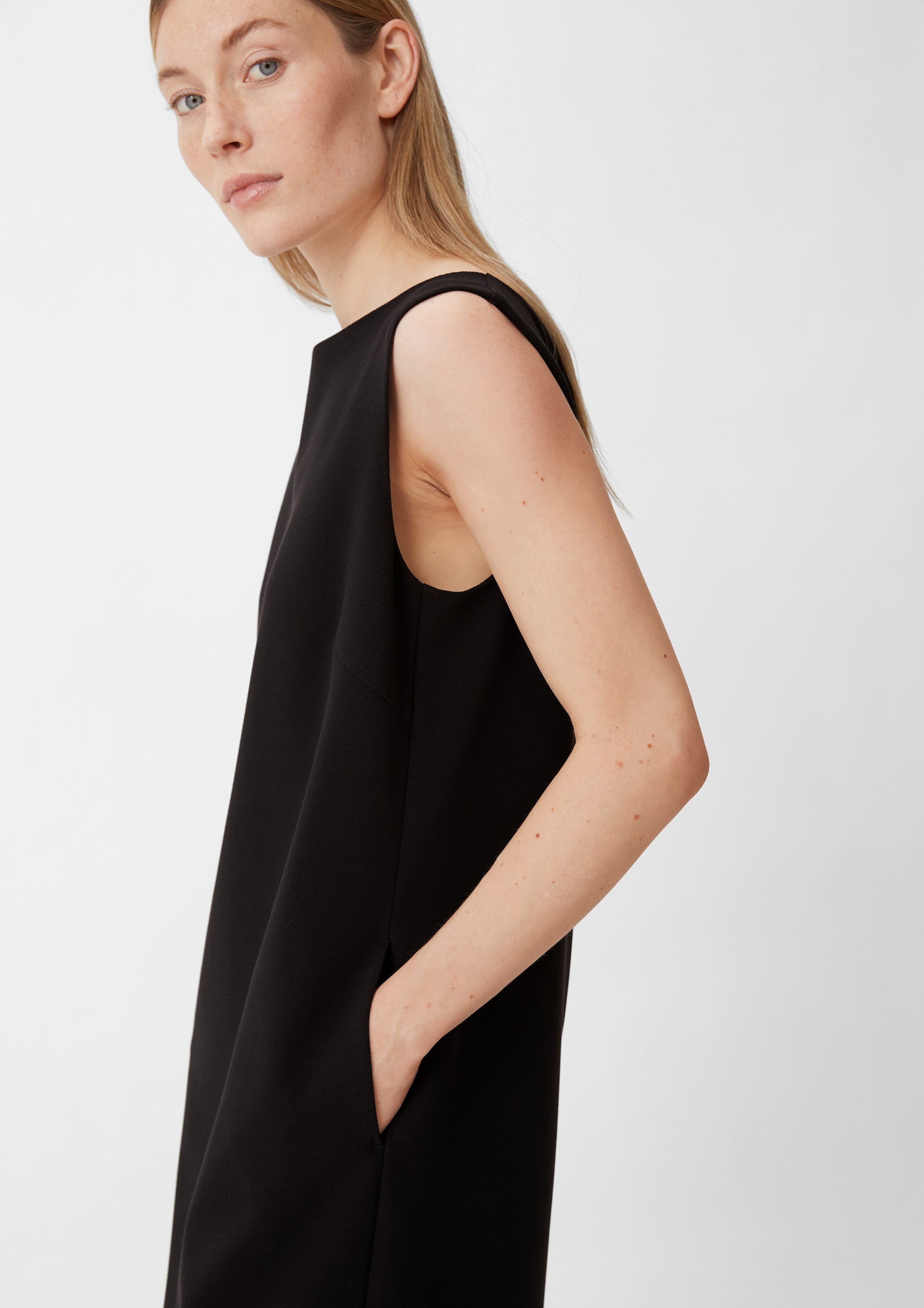 Comma Minikleid Kleid mit schwarz Piquéstruktur