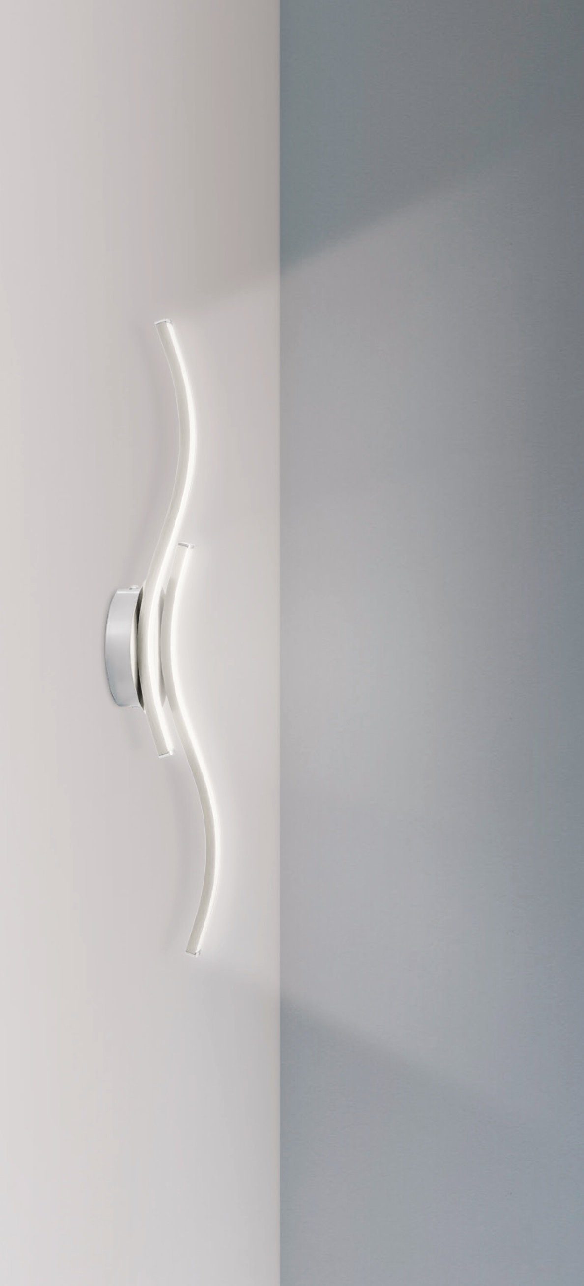 TRANGO LED Deckenleuchte, 3159 Design LED-Deckenleuchte Serie *WAVE* I 2 Flammen Leuchtenarm nicht schwenkbar I modern & chic I in Wellenform I Deckenlampe I 2x 5 Watt LED Modul I 2x 450 Lumen, 3000K warm-weiß I Nickel matt & Chrom