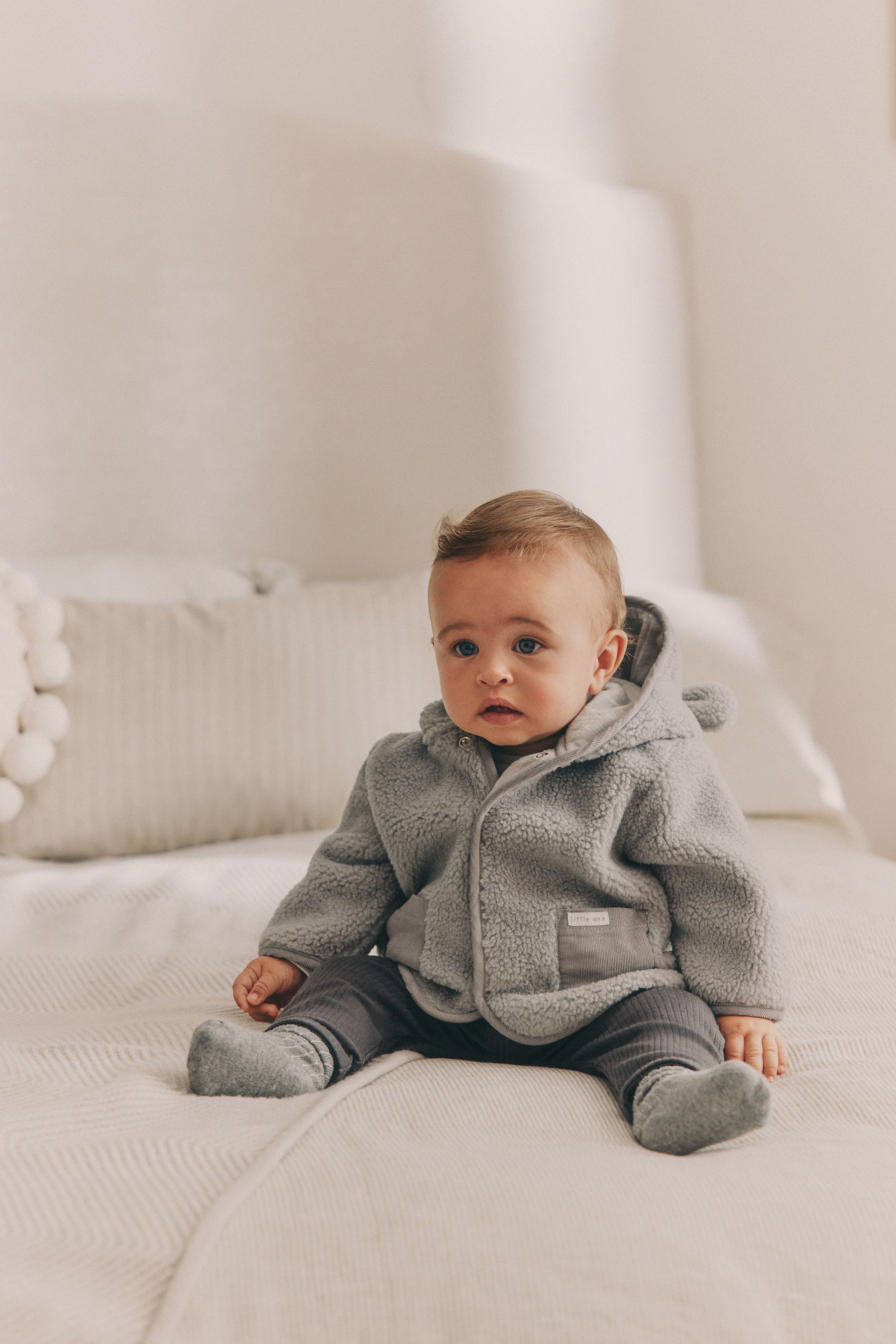 Next Fleecejacke Kuschelige Baby-Fleecejacke aus Borg (1-St)