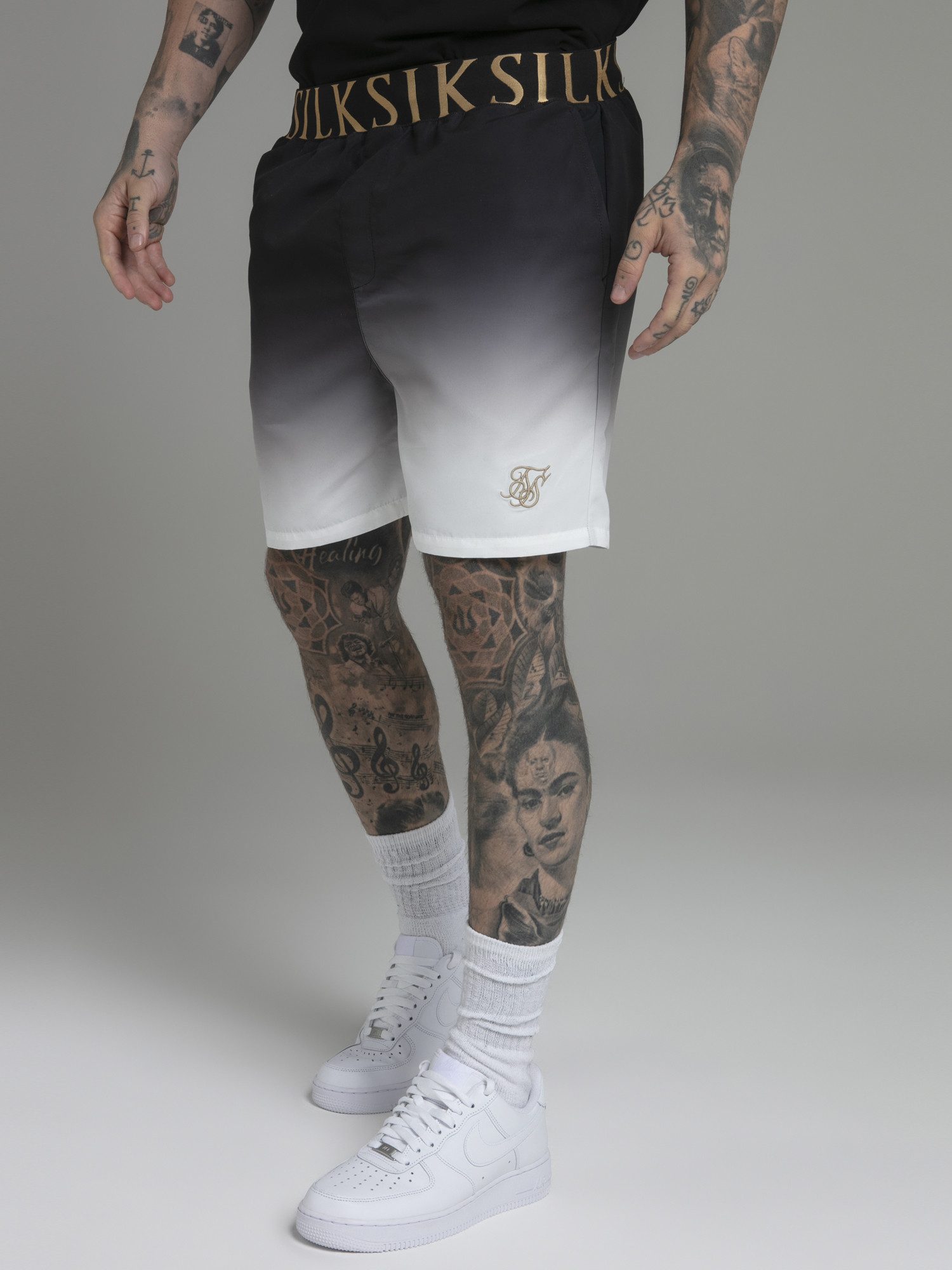 Siksilk Badeshorts SikSilk Herren Schwarz-Weiß Verlauf Badeshorts günstig online kaufen