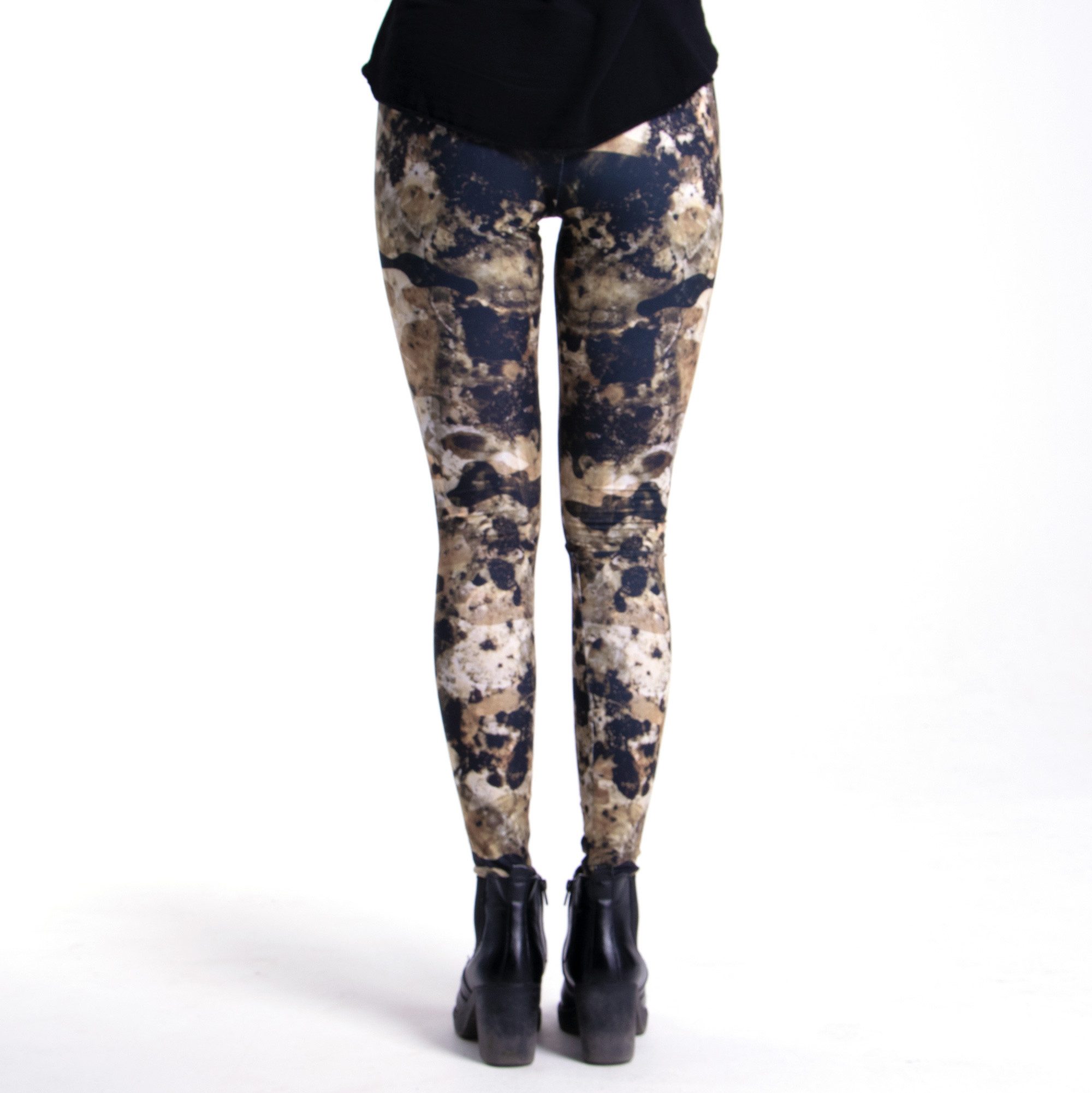 cosey Leggings Motiv-Leggings (Einheitsgröße) - Design Mamor Camouflage (auffällige Motiv-Prints • figurbetonte Passform • schnelltrocknend, Einzelartikel) Design Mamor Camouflage