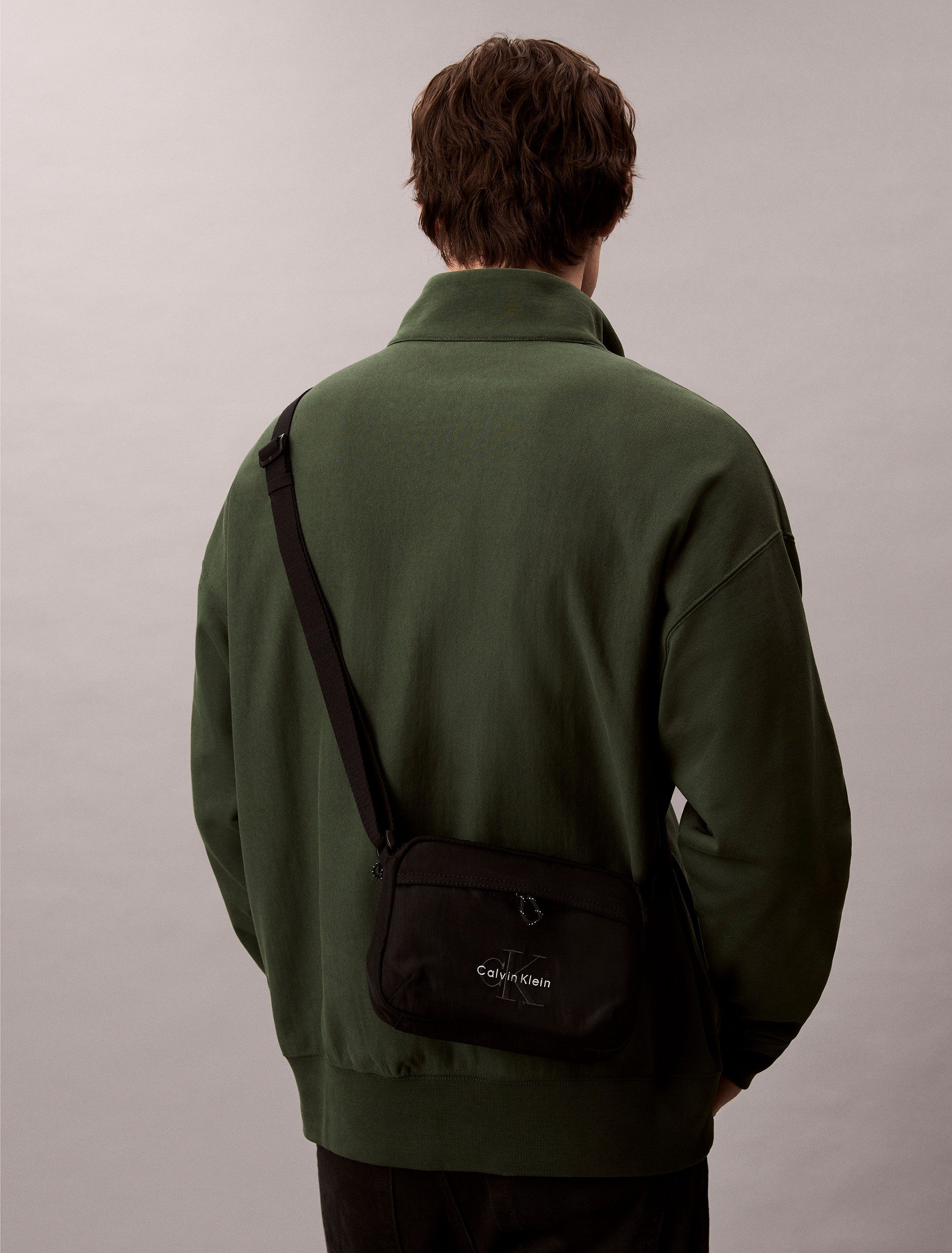 Calvin Klein Kameratasche BOLD CAMERA BAG, Herren-Schultertasche, Umhängetasche mit CK-Logo