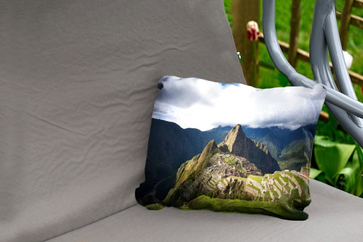 MuchoWow Dekokissen Machu Picchu aus Outdoor-Dekorationskissen, der Polyester, Dekokissenbezug, Kissenhülle Vogelperspektive