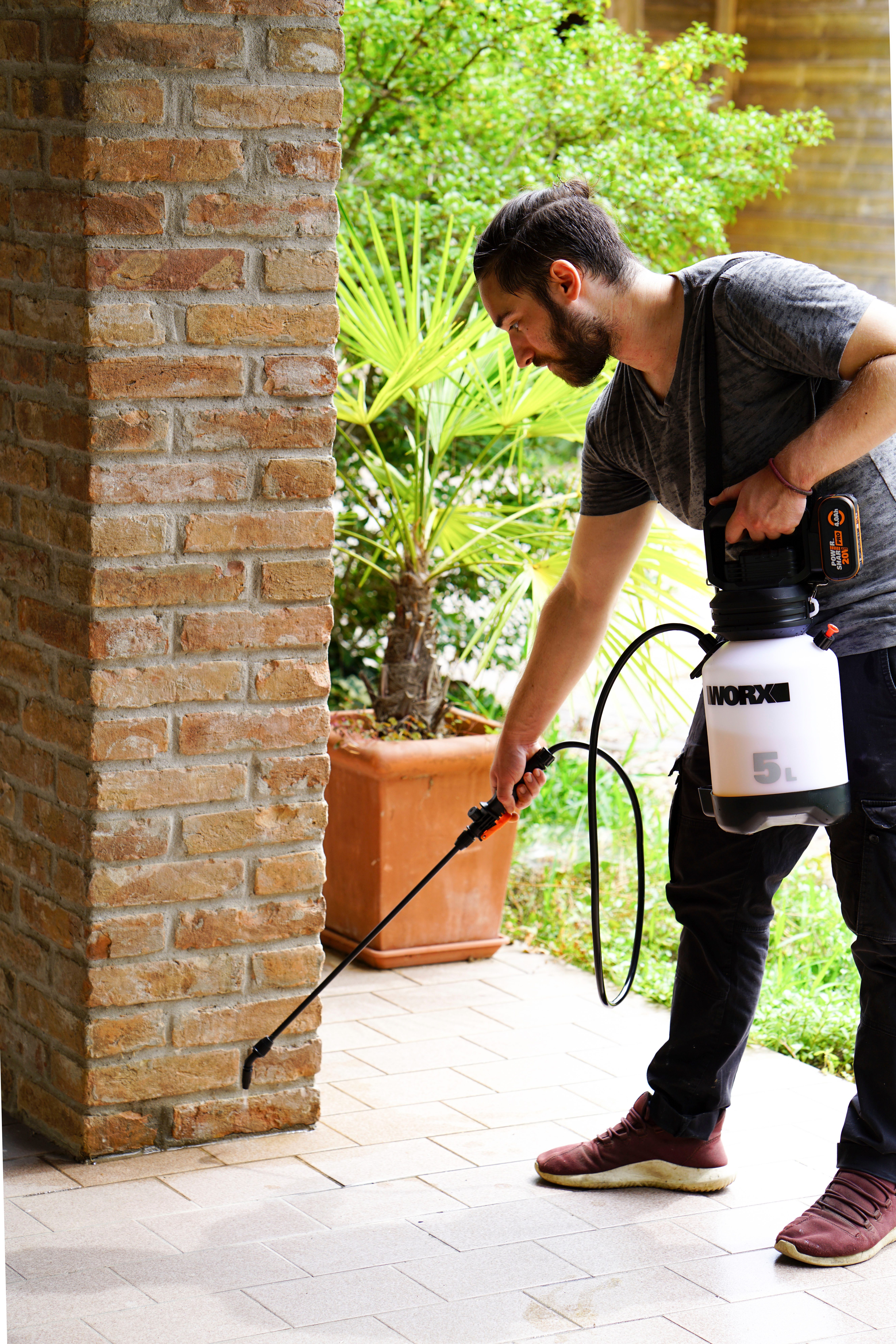 Worx Akku-Drucksprühgerät WG829E, Luftkompressorpumpe, verstellbare Sprühdüse, inkl. Akku und Ladegerät