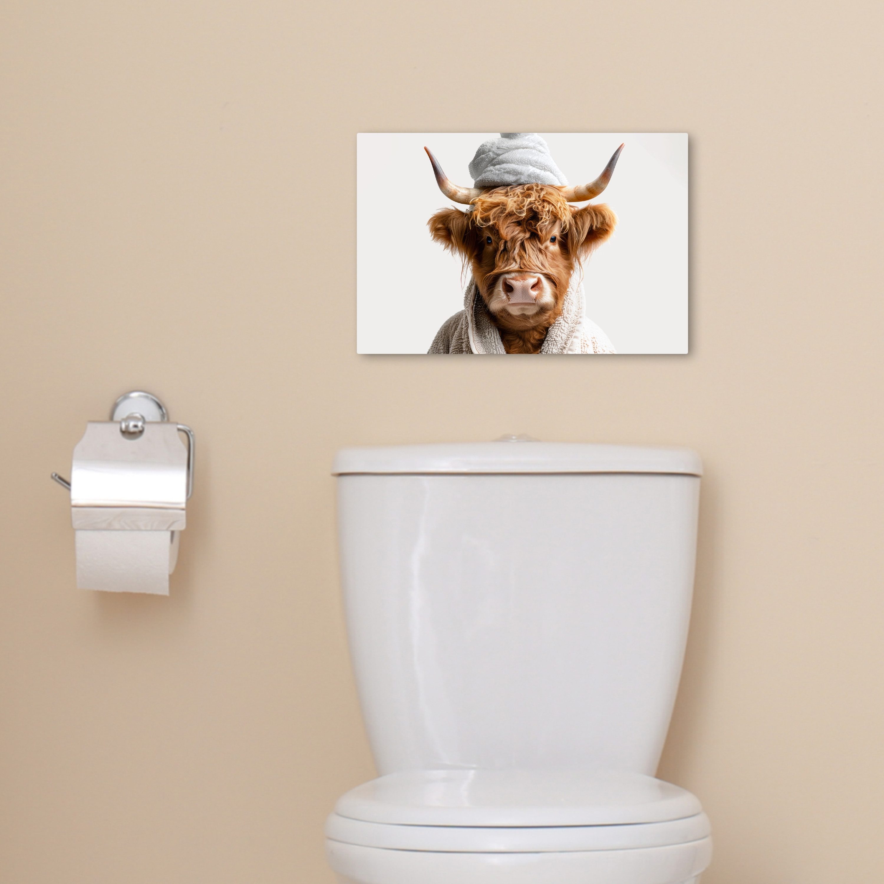 OneMillionCanvasses® Leinwandbild Schottischer Highlander - Bademantel - Kuh - Tiere, Fotodruck (1 St), Bilder für Badezimmer, Bad und Toiletten Deko, Bild WC 3 – Bild 5 von 5