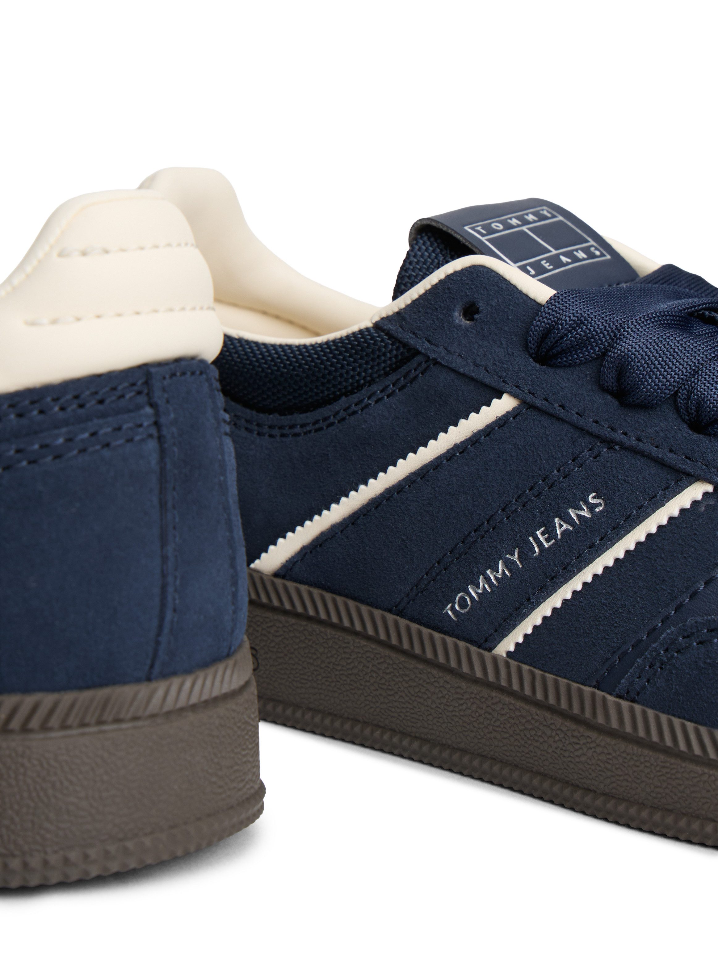 Tommy Jeans THE GREENWICH EDGE SUEDE Plateausneaker Freizeitschuh, Halbschuh, Schnürschuh mit gepolstertem Schaftrand