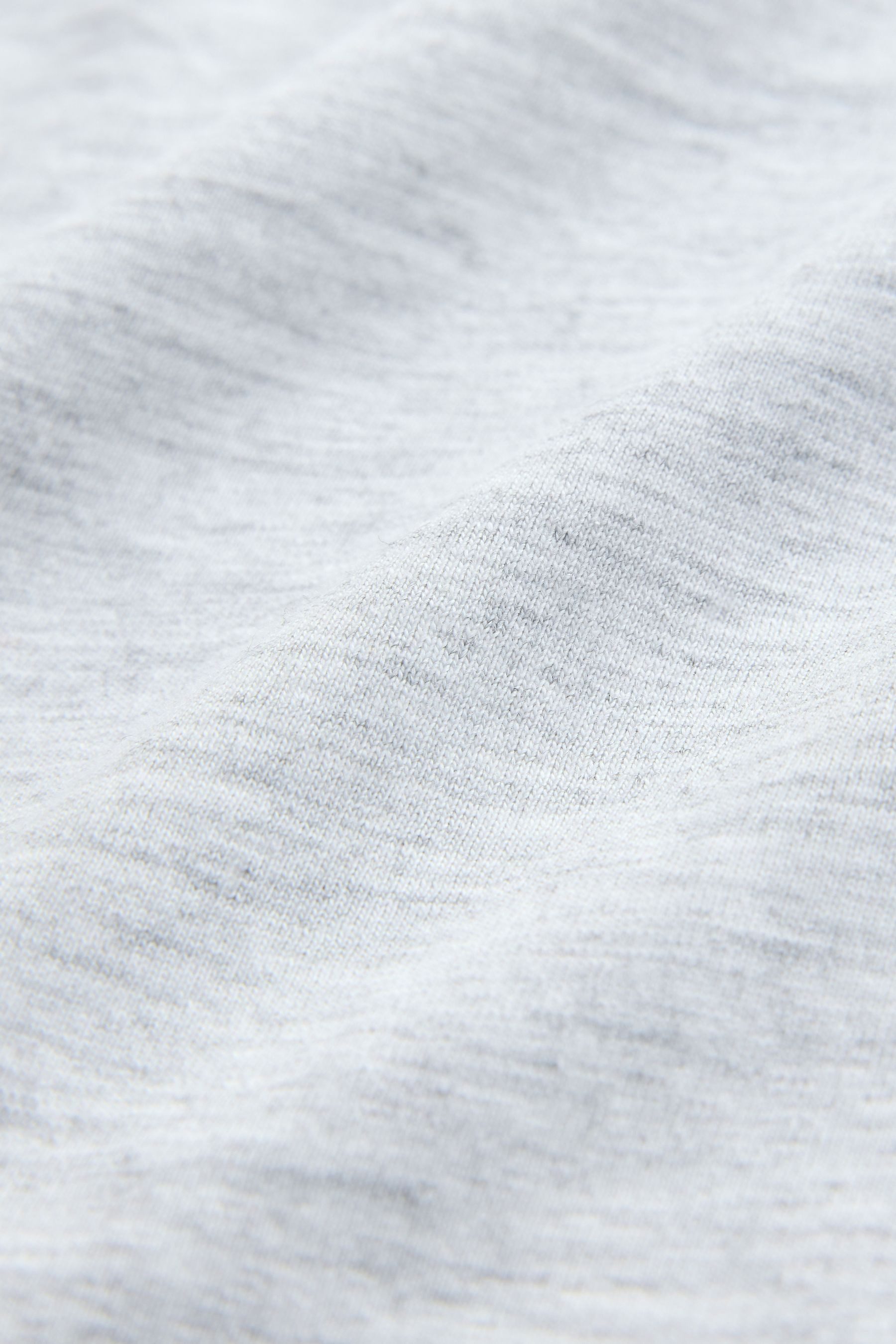 Next T-Shirt Essential T-Shirt mit V-Ausschnitt aus Baumwolle (1-tlg) – Bild 2 von 5