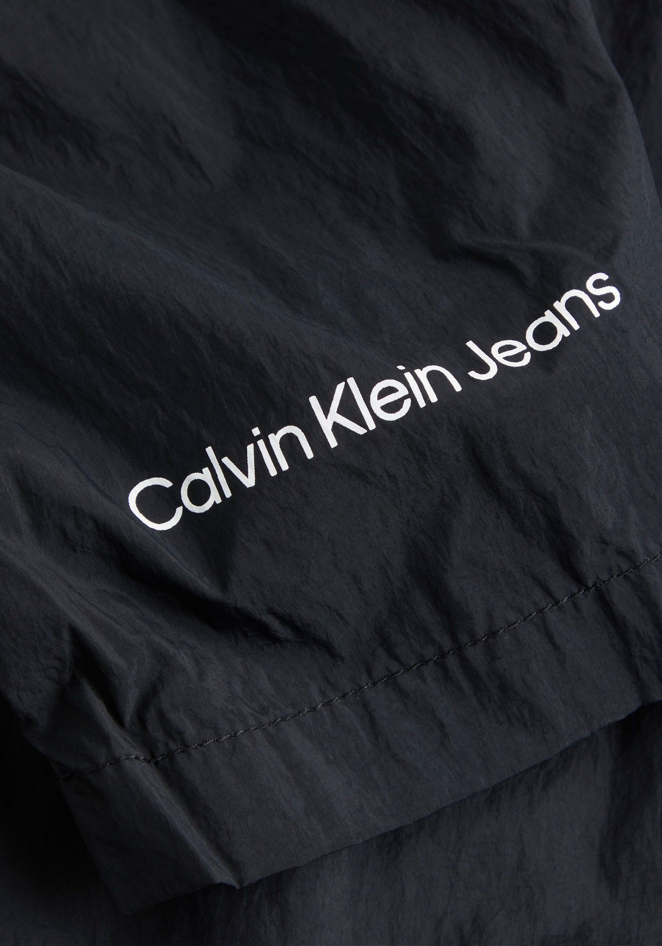 Calvin Klein Jeans mit Kapuze und Windbreaker schwarz Stehkragen
