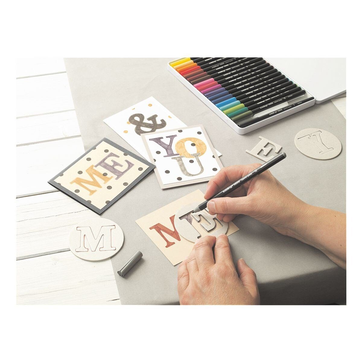 edding Filzstift 1300, (1-tlg), mit auf Papier nicht durchschlagender Tinte