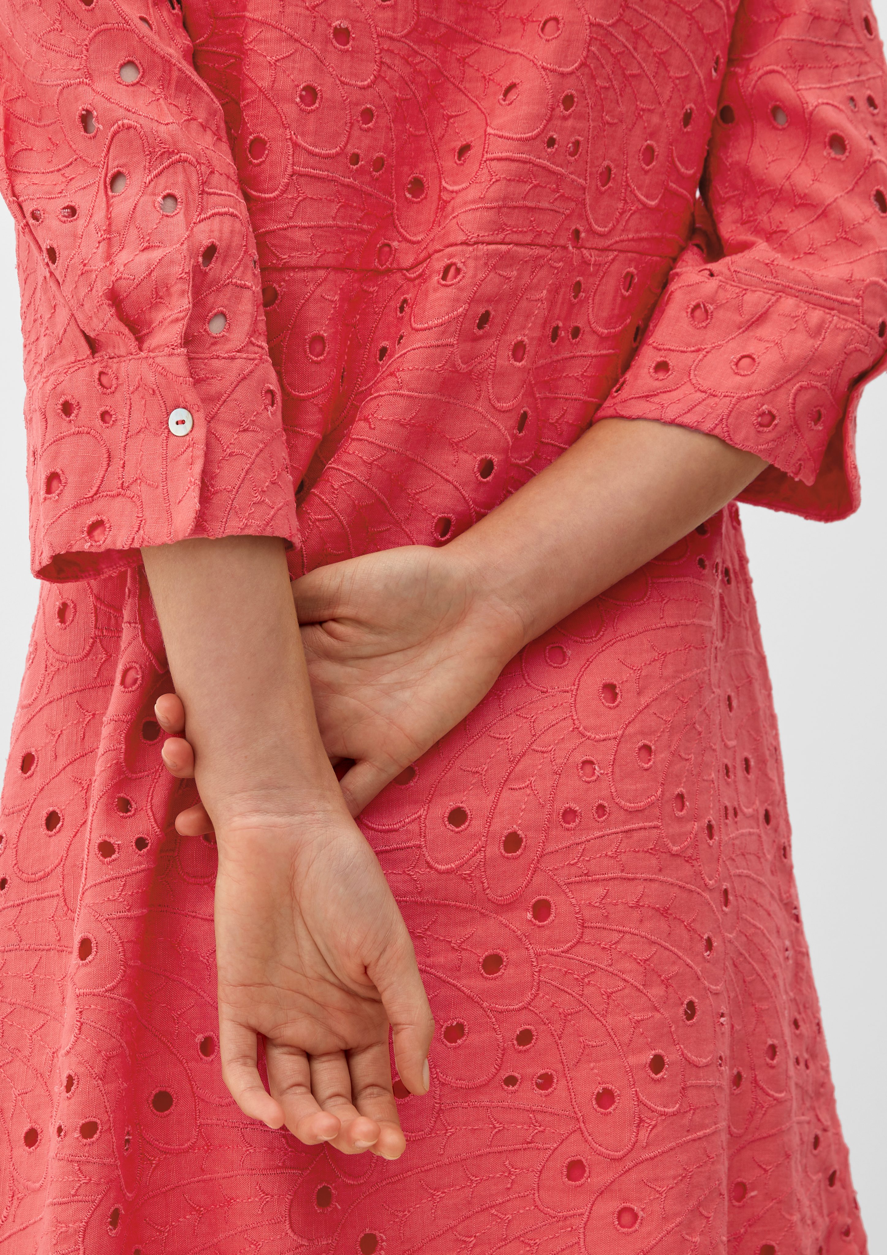Kleid Raffung Minikleid s.Oliver LABEL Anglaise aus pink Broderie BLACK