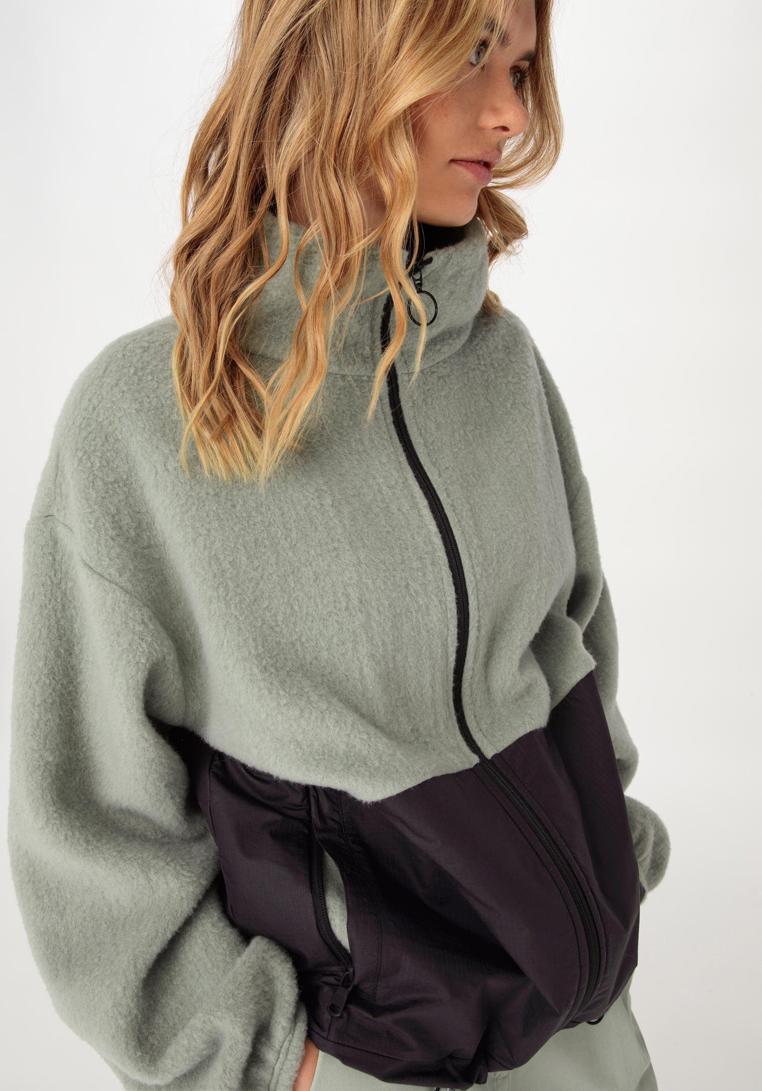 Coole Winterjacke Für Damen - Oversize Fleecejacke Mit Gürtel