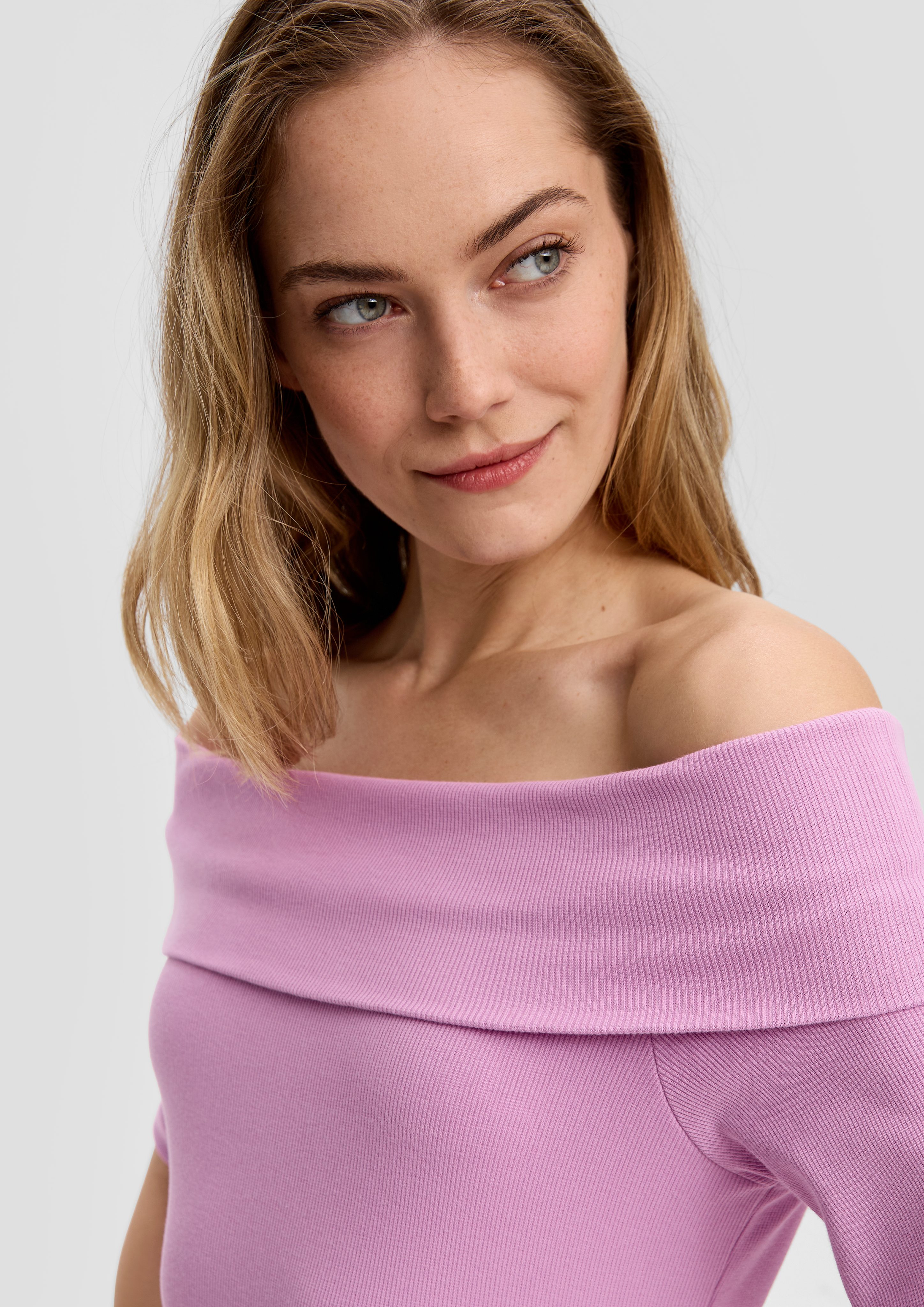 s.Oliver Kurzarmshirt Stretchiges Rippshirt mit Carmen-Ausschnitt günstig online kaufen