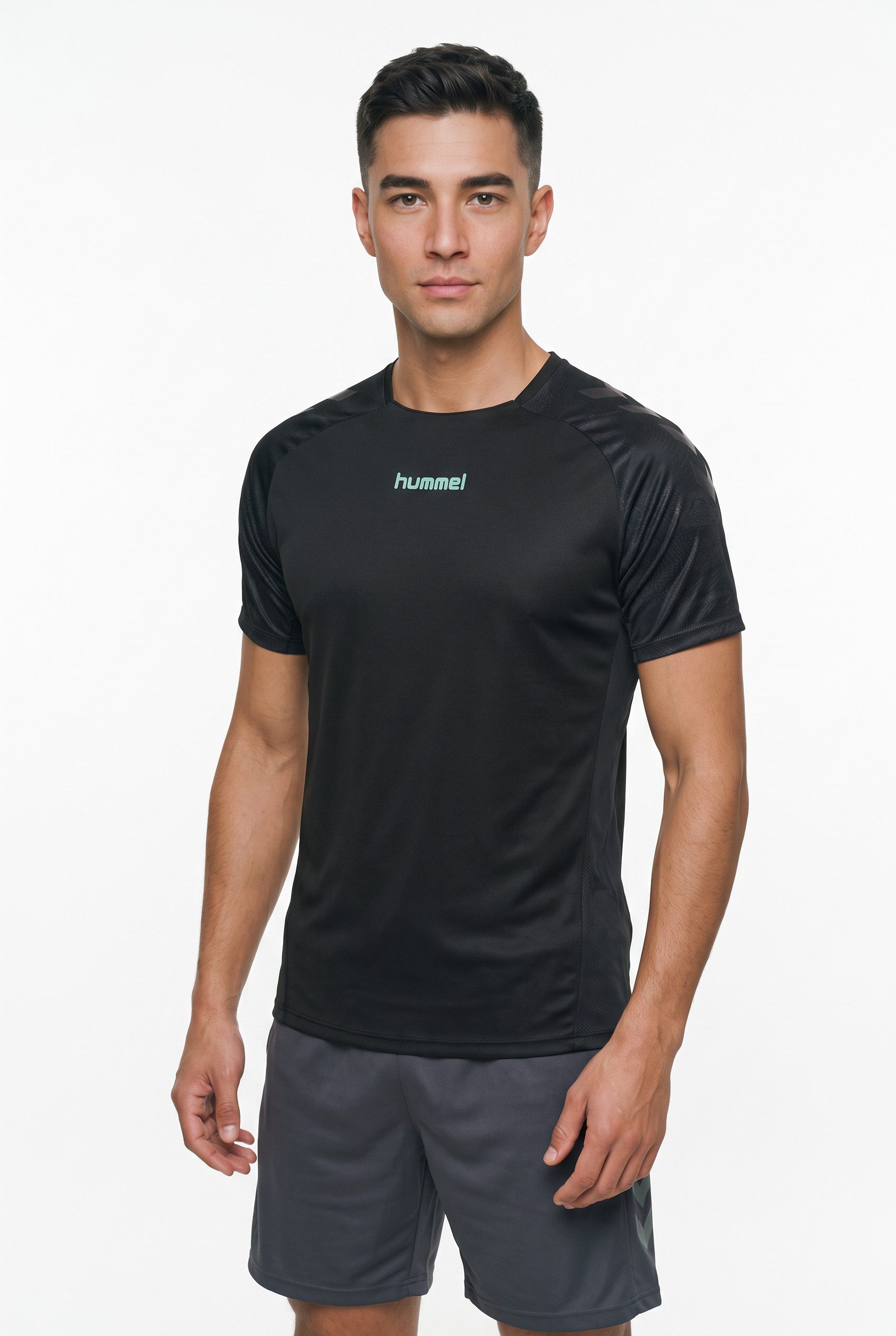 hummel Trainingsshirt HMLBLAZE26 PRO TRAINING JERSEY S/S sportliche Passform, kurze Ärmel, atmungsaktives Innenmaterial