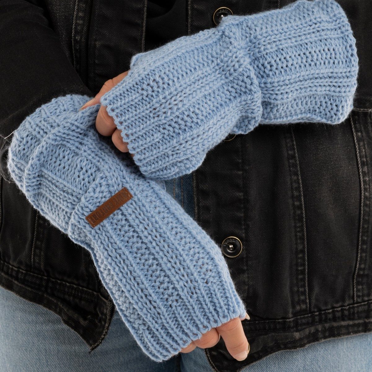 Knit Factory Armstulpen Nica Armstulpen Crystal Blue One Size Gestreift (Set, 1-St., Spar-Set) Strick accesoires Wohnen sale winter herbst deko mode Damen Herren