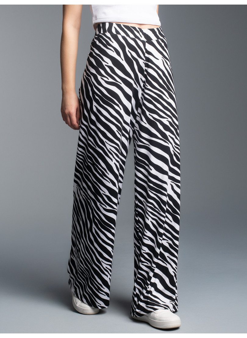 Trigema Jerseyhose TRIGEMA Hüfthose mit Allover-Zebramuster (1-tlg)