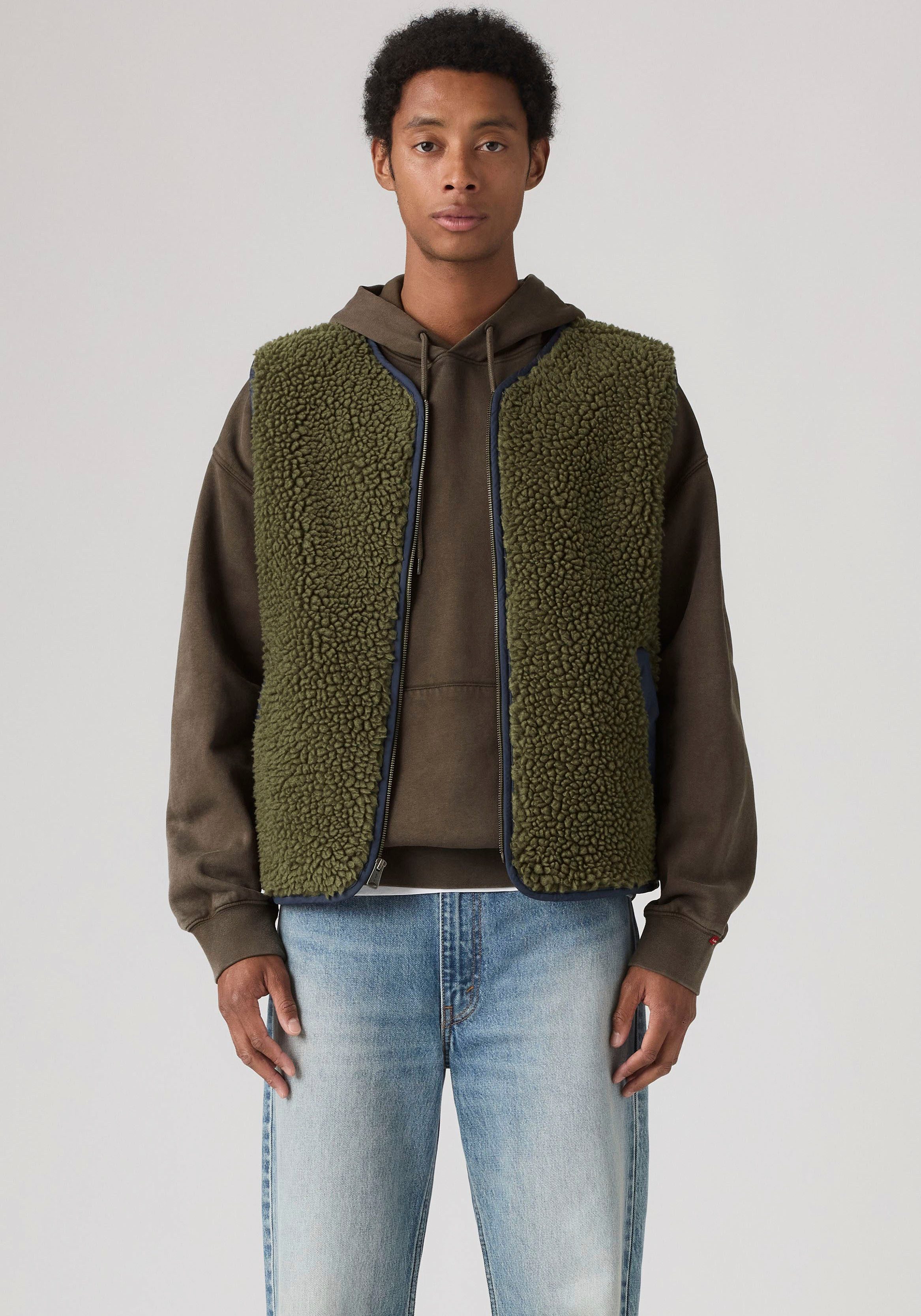Levi's® Plüschweste SEACLIFF SHERPA VEST Bequeme Passform, praktischer Reißverschluss