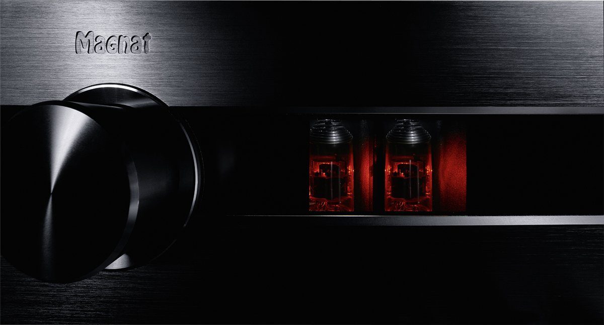 schwarz Vollverstärker Magnat Stereo 900, Hybrid-Verstärker MA