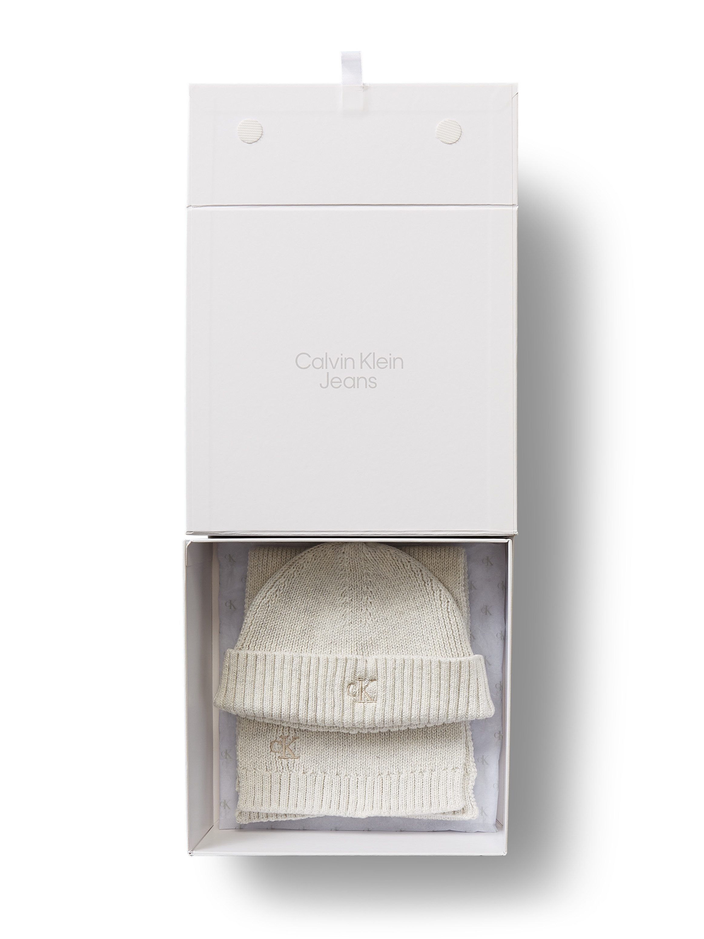 Calvin Klein Jeans Strickmütze KNITTED SCARF BEANIE GIFTBOX Regular fit für den Winter