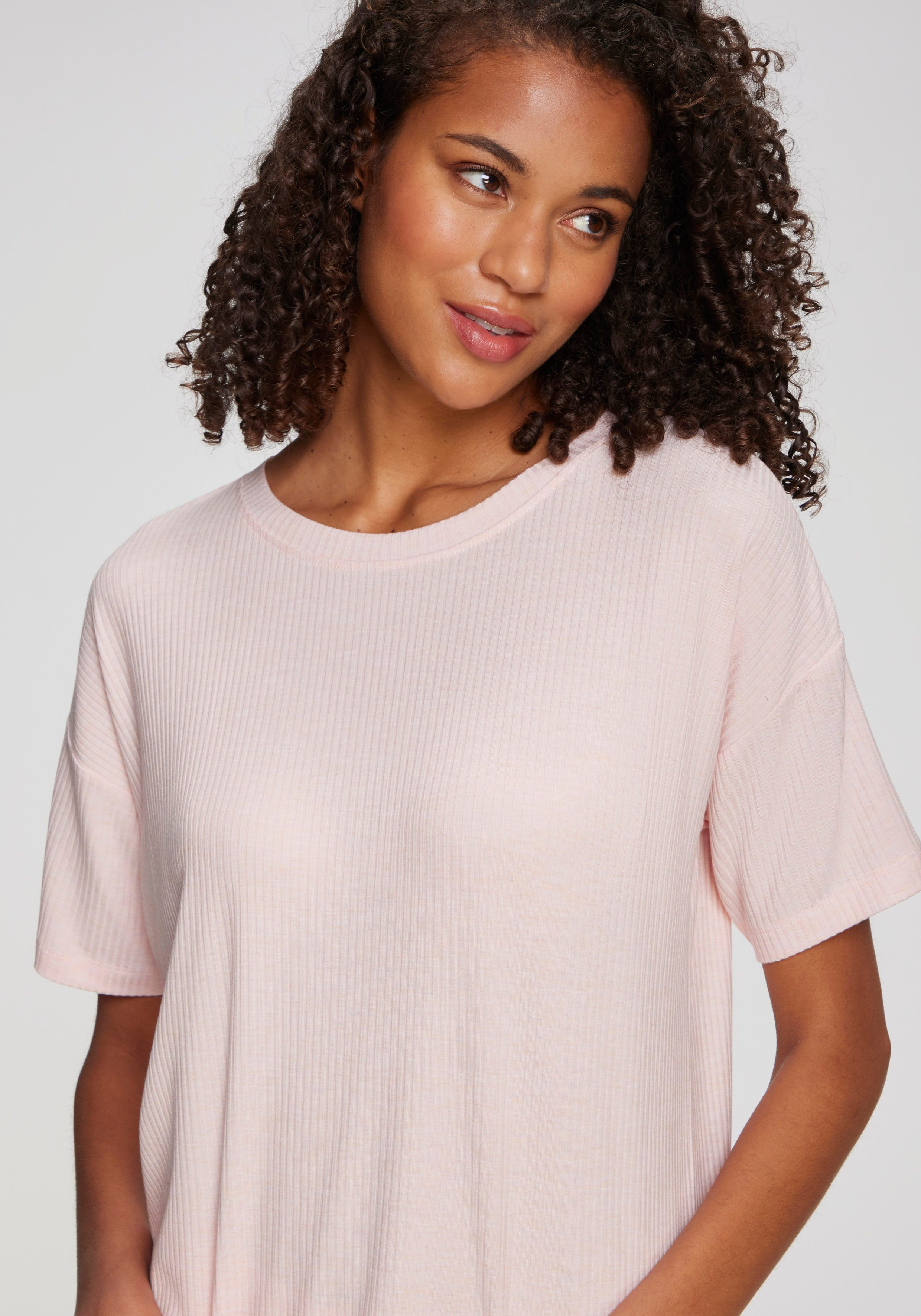 s.Oliver Pyjamaoberteil aus weicher Rippqualität. € 19,99