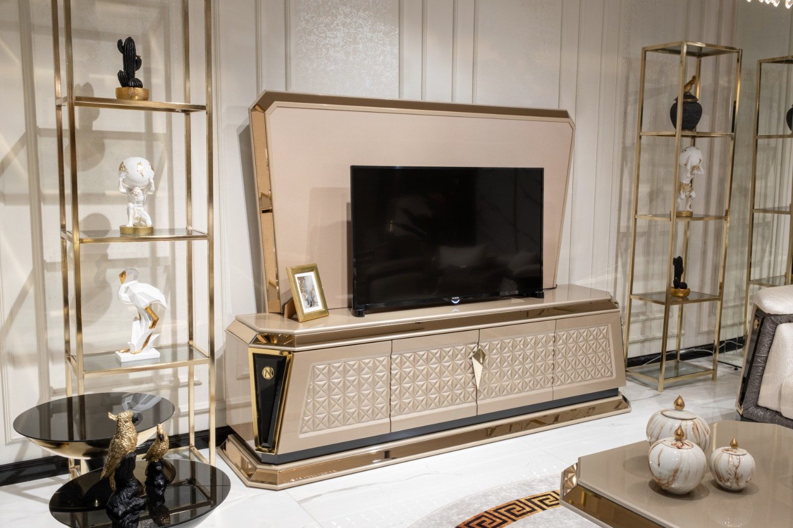 JVmoebel TV-Ständer Moderne TV Möbel aus Holz für luxuriöses Wohnzimmer Design, (1-tlg., TV Ständer, Made in Europa)