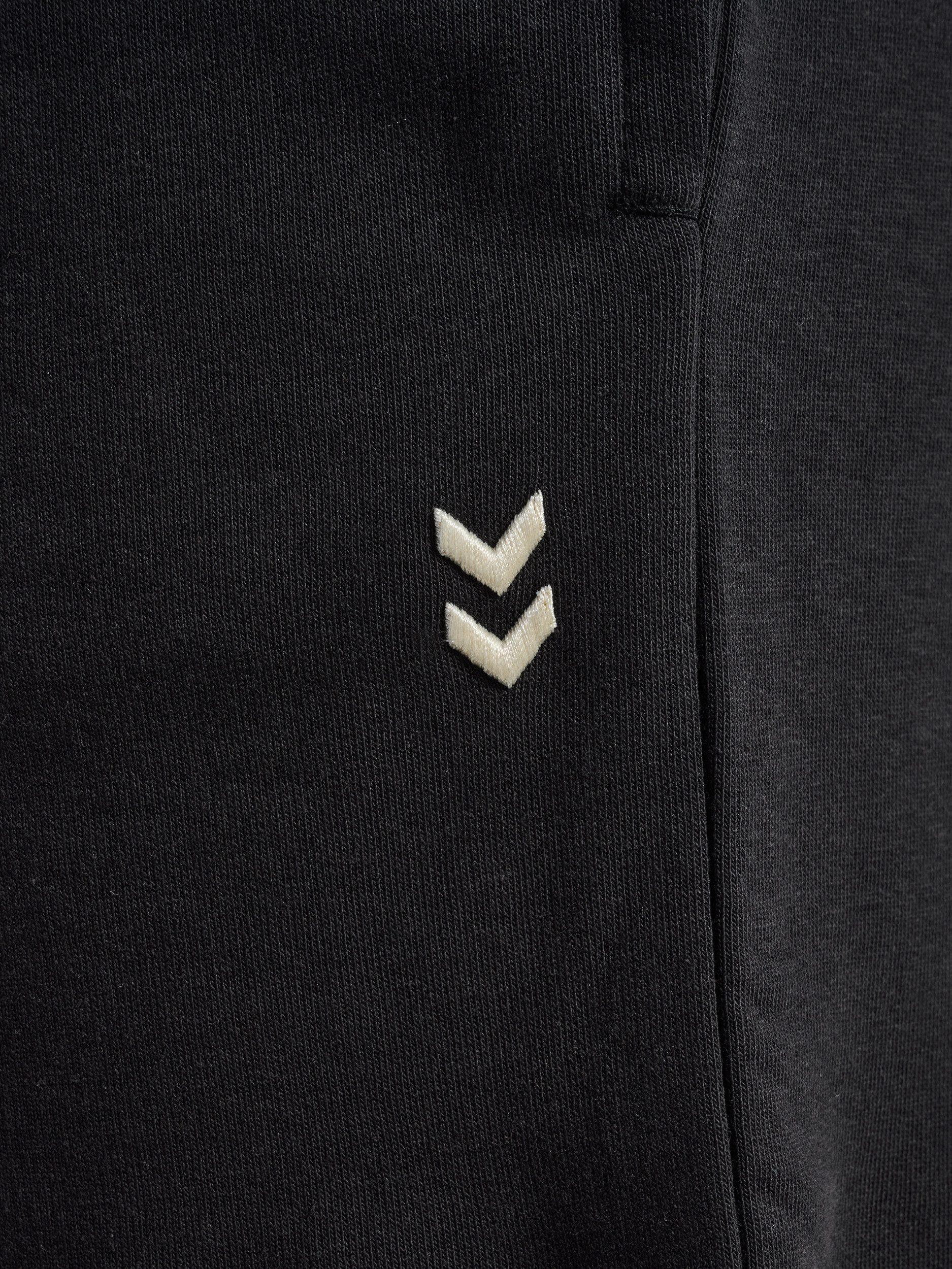 hummel Shorts HMLPULSE SWEAT SHORTS mit gesticktem Chevron-Logo, aus Baumwolle, Polyester und Viskose – Bild 4 von 4
