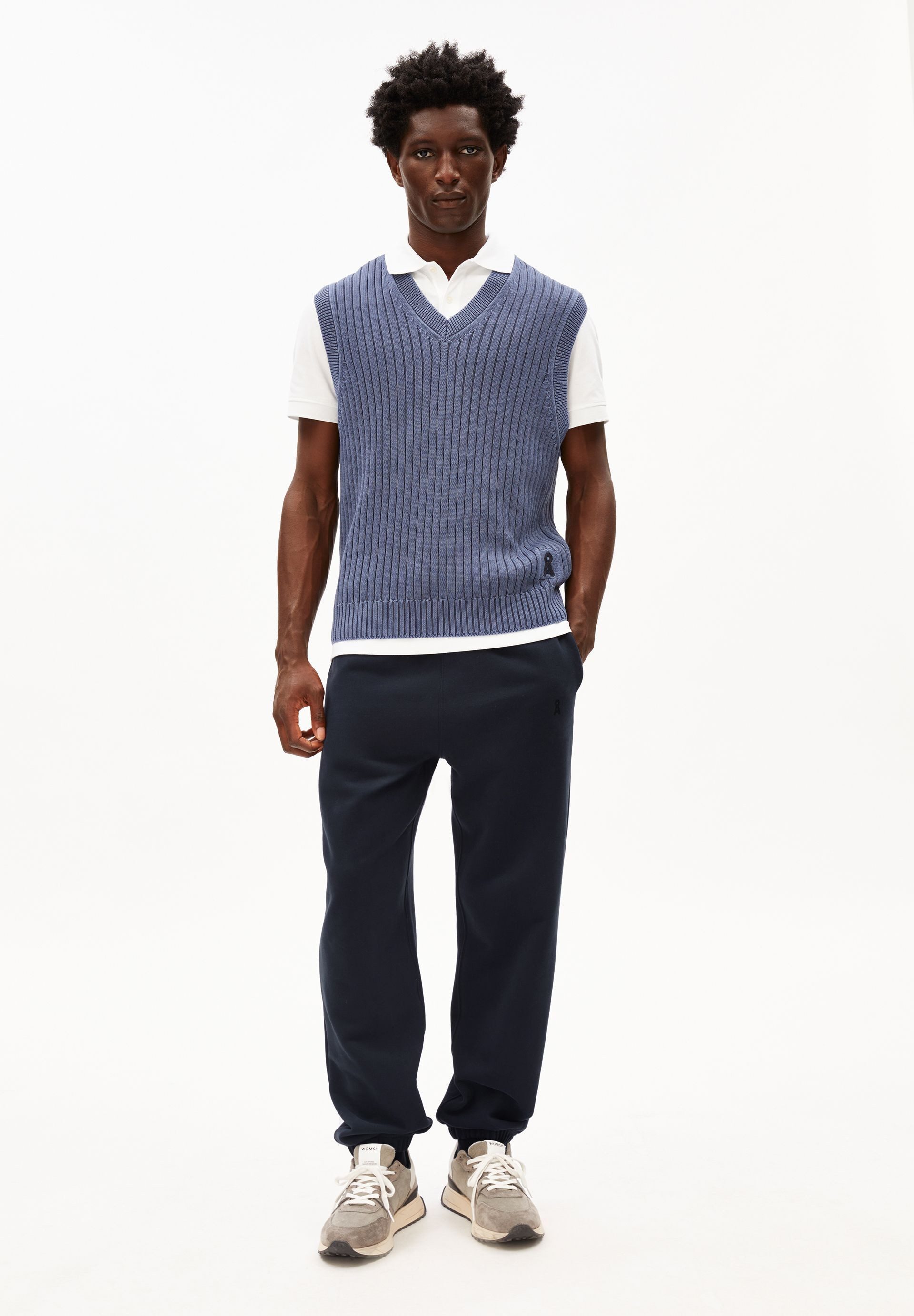 Armedangels Pullunder PIGMENT DYE Pullunder aus Bio-Baumwolle (1-tlg) Pullunder aus Bio-Baumwolle