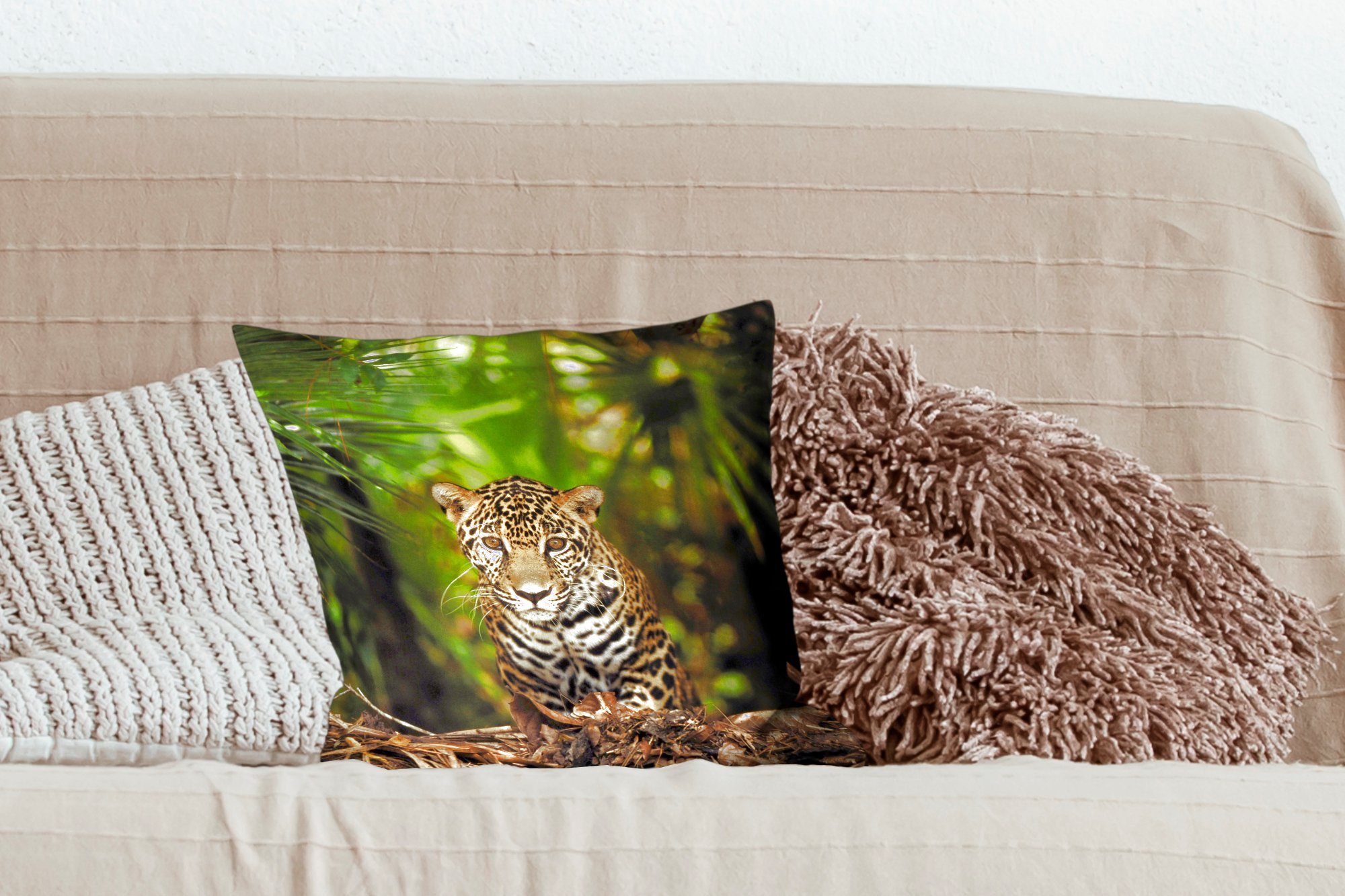 MuchoWow Dekokissen Junger Jaguar Deko, Sofakissen im mit Zierkissen für Dschungel, Füllung Wohzimmer, Schlafzimmer