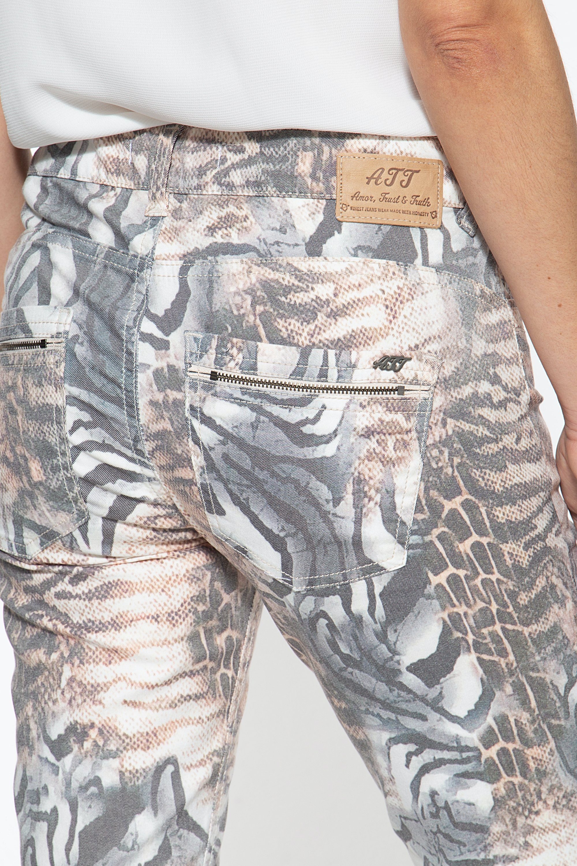 Damen Jeans ATT Jeans 5-Pocket-Jeans Lindsey mit Animalprint