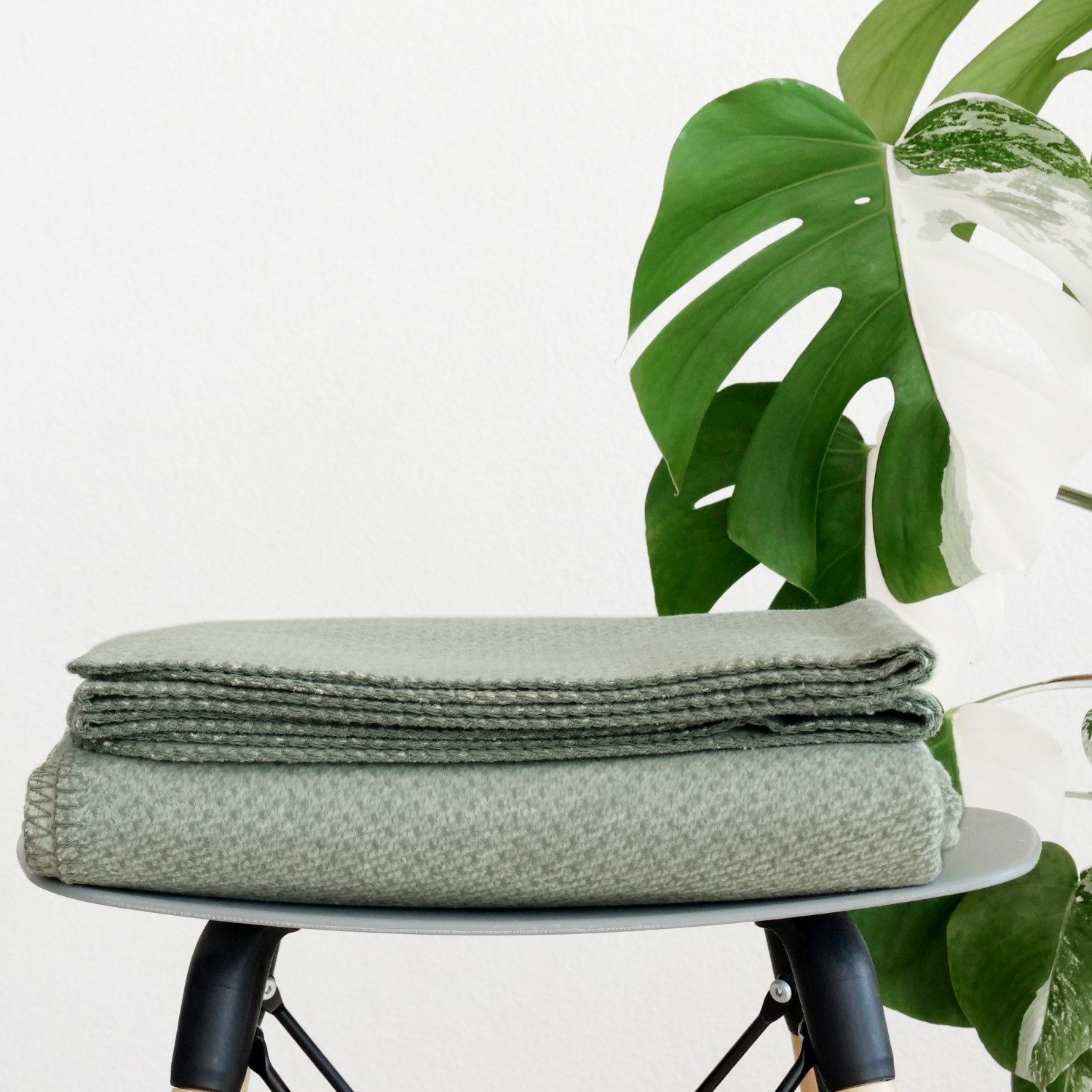 Wolldecke EMMA Premium Kuscheldecke aus 100% weicher Bio-Baumwolle in 7 Farben, RIEMA Germany, weiche Sofadecke 150x200cm Made in Germany, nachhaltig, OEKOTEX – Bild 5 von 5