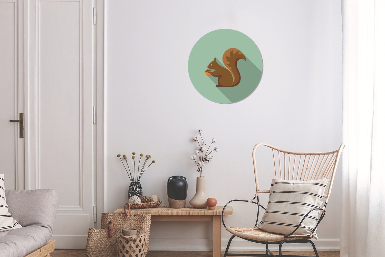 Tapetenkreis Eine Rund, MuchoWow Eichhörnchens eines Tapetenaufkleber, St), Hintergrund blauem (1 Kinderzimmer, auf Wohnzimmer Wandsticker für Illustration braunen