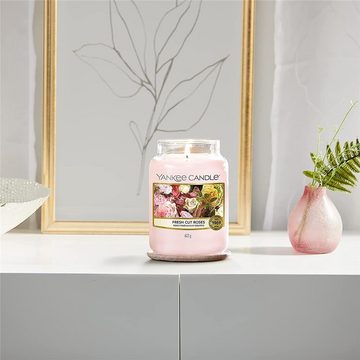 Yankee Candle Duftkerze Fresh Cut Roses, im Glas, mit Rosenduft, Brenndauer bis 150 Stunden