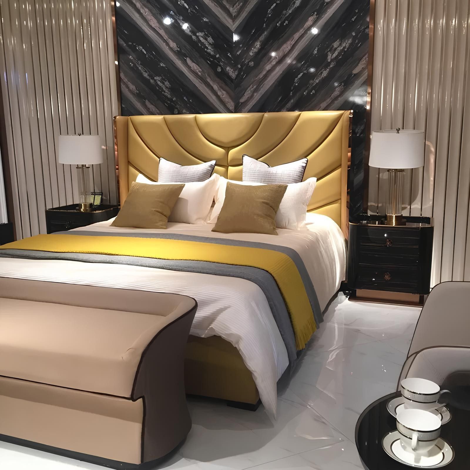 Xlmoebel Polsterbett Luxuriöses Doppelbett mit gepolstertem Lederkopfteil und Holzgestell (1-tlg., Bett), Hergestellt in Europa